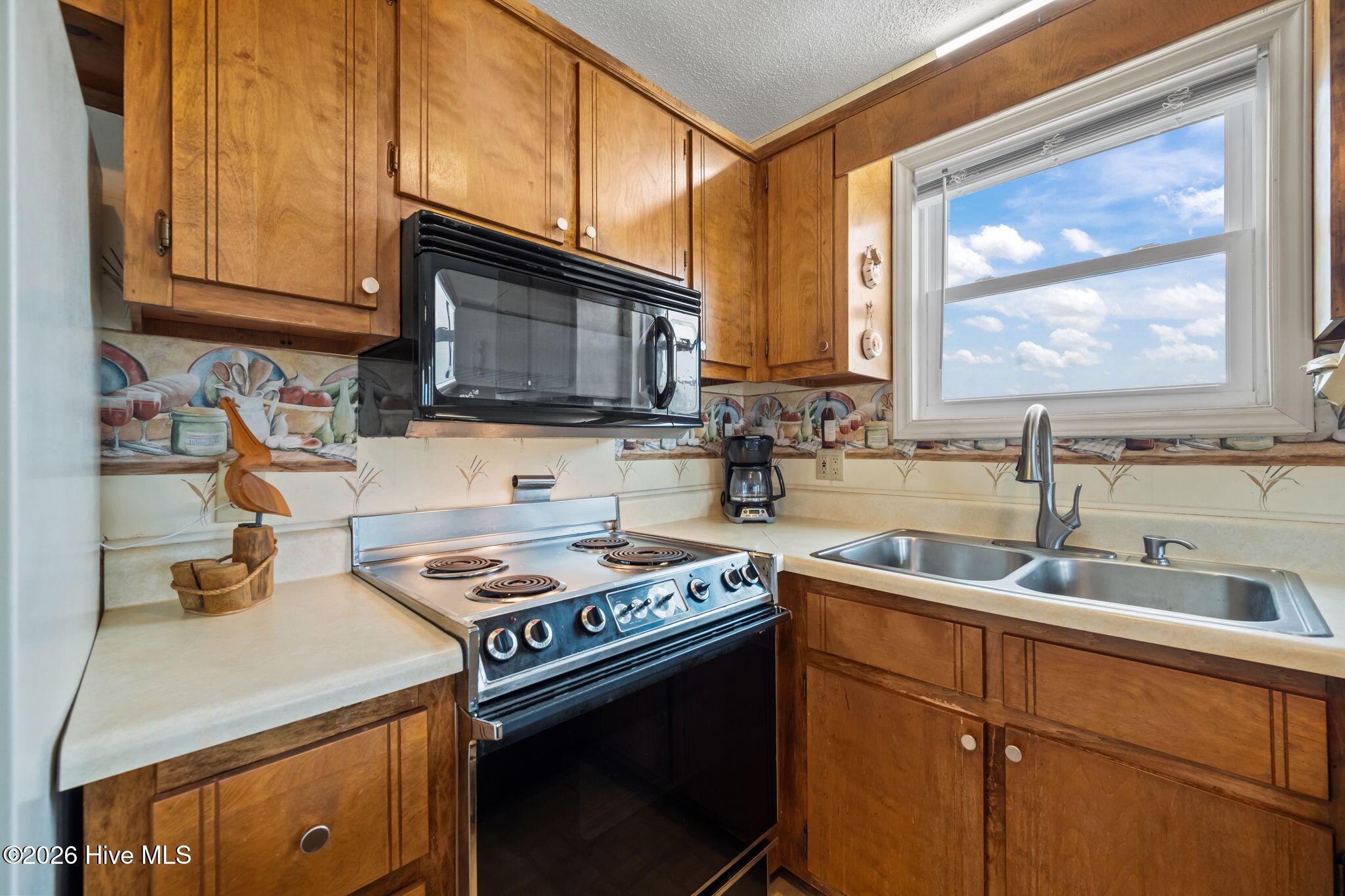 100560354 | Photo 19