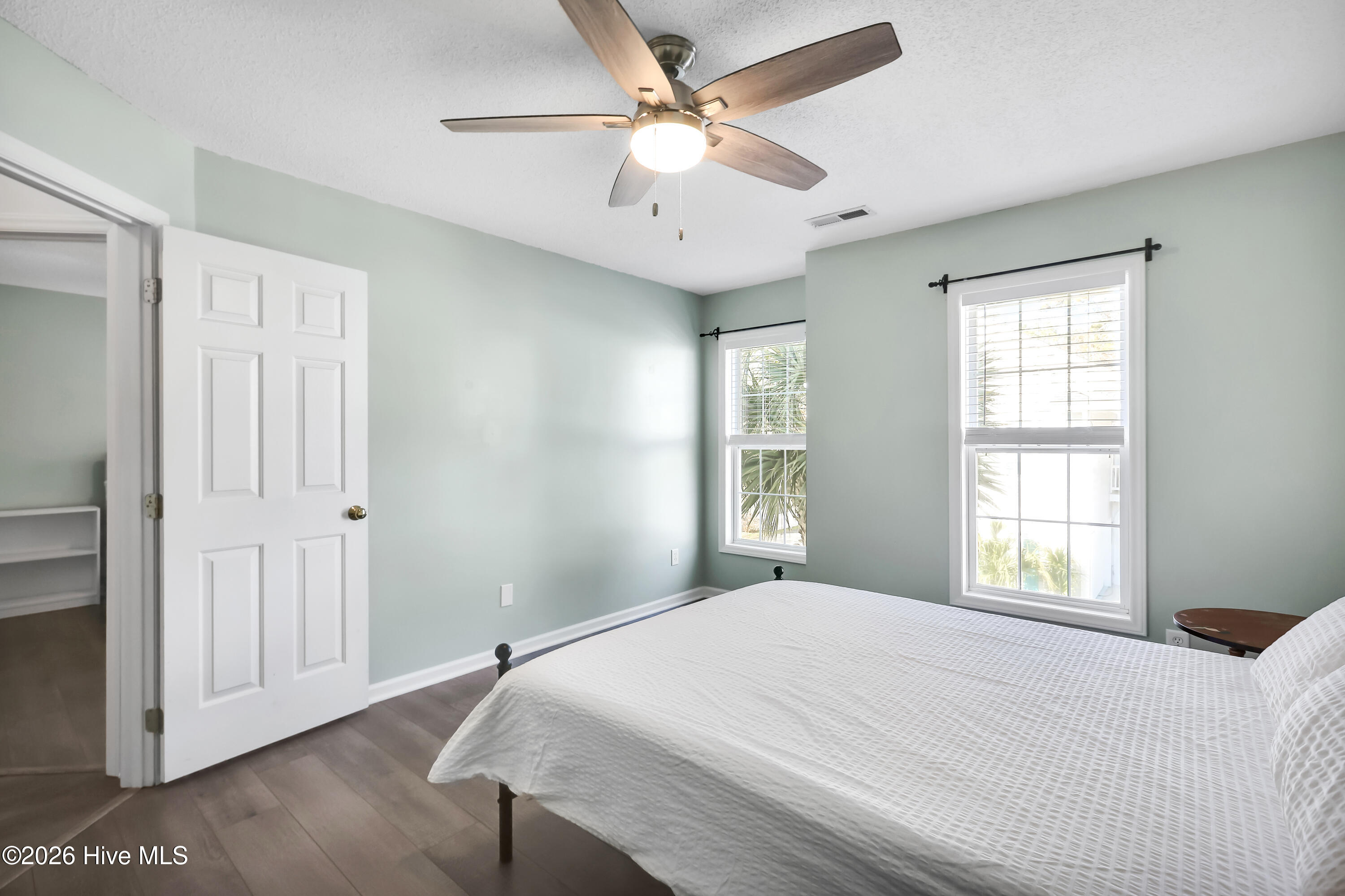 100552393 | Photo 25