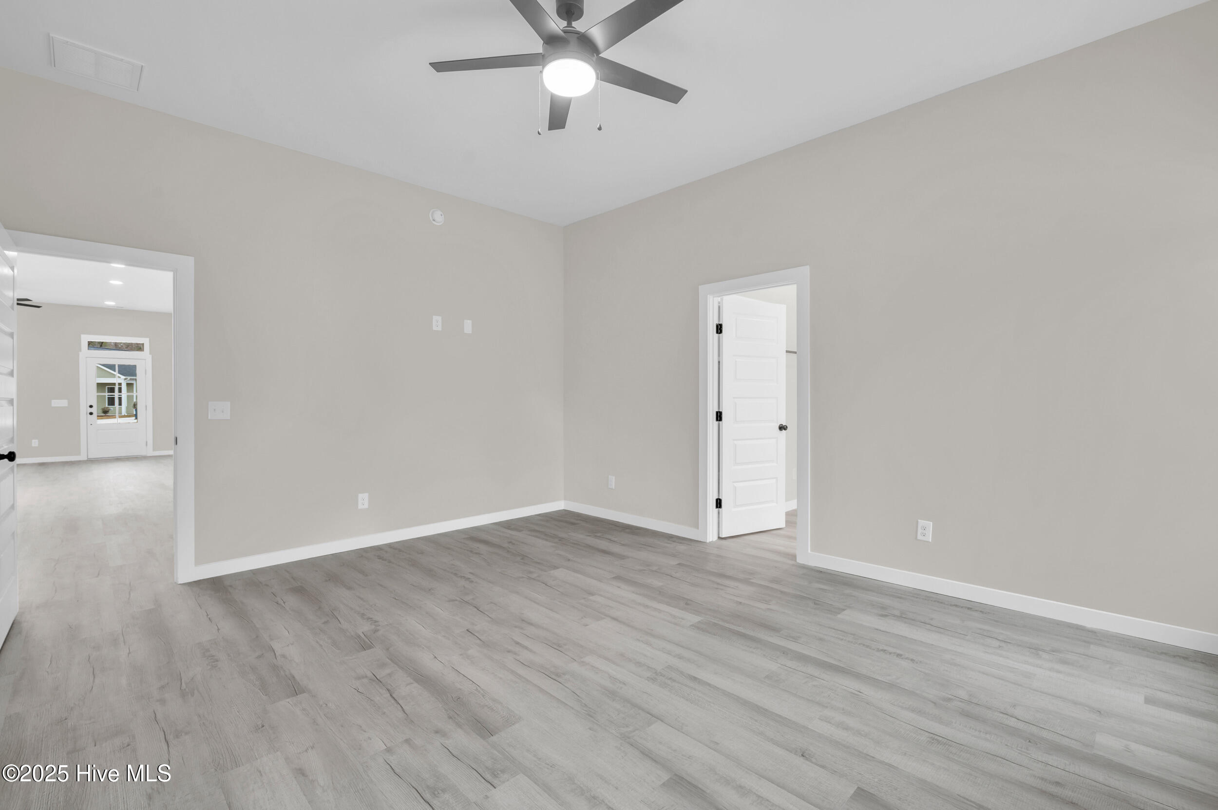 100544591 | Photo 17