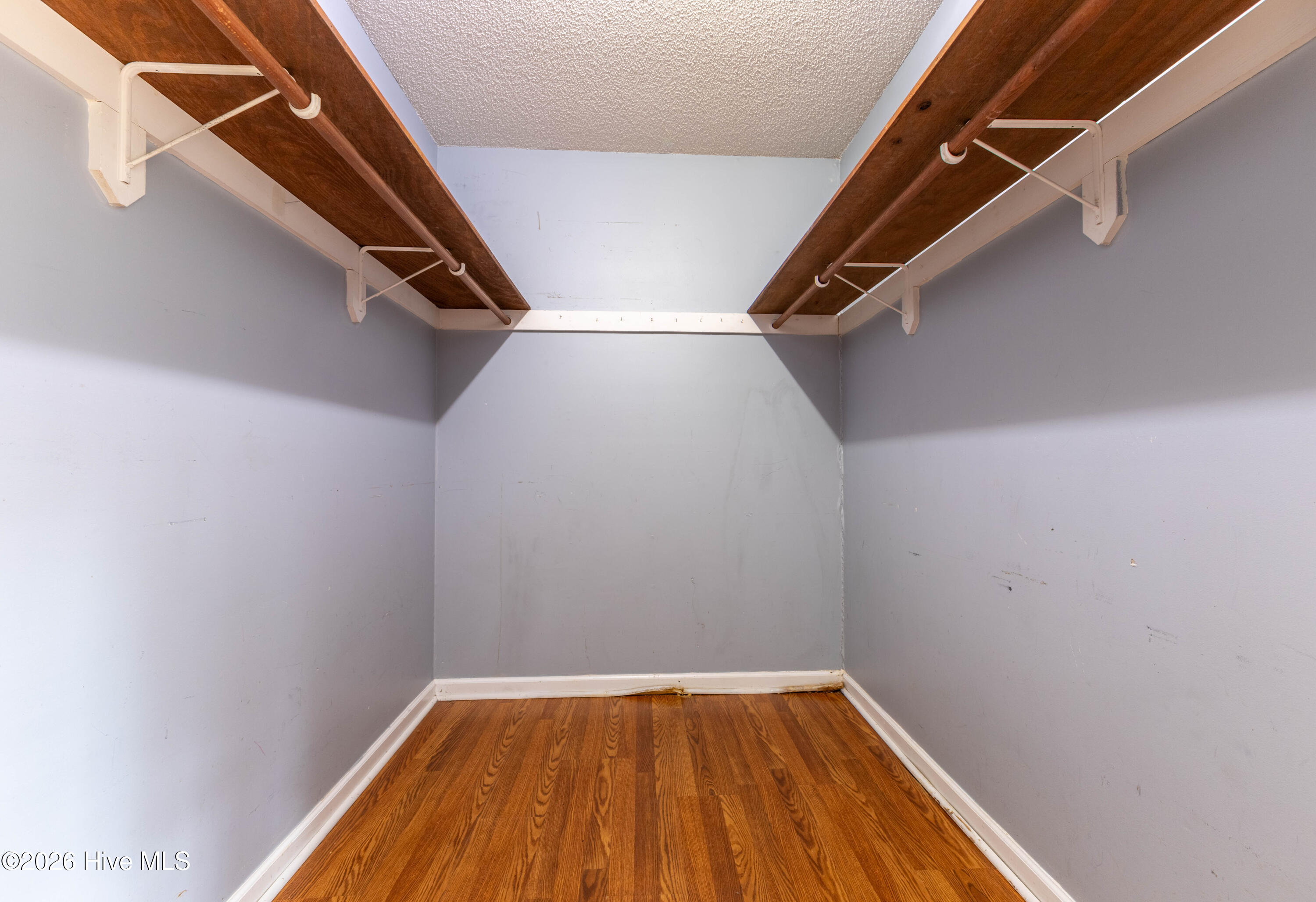 100556255 | Photo 17