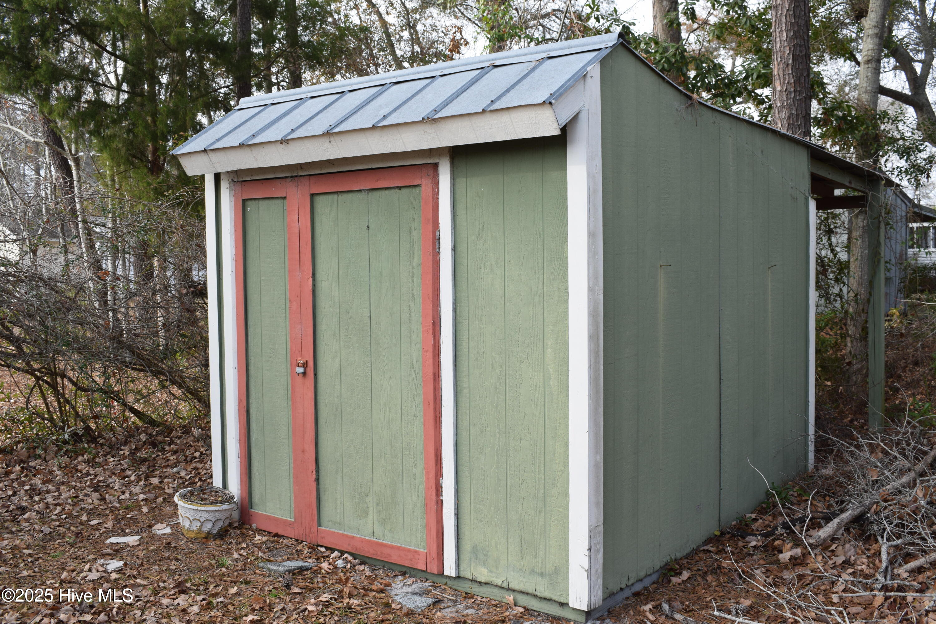 100560485 | Photo 28