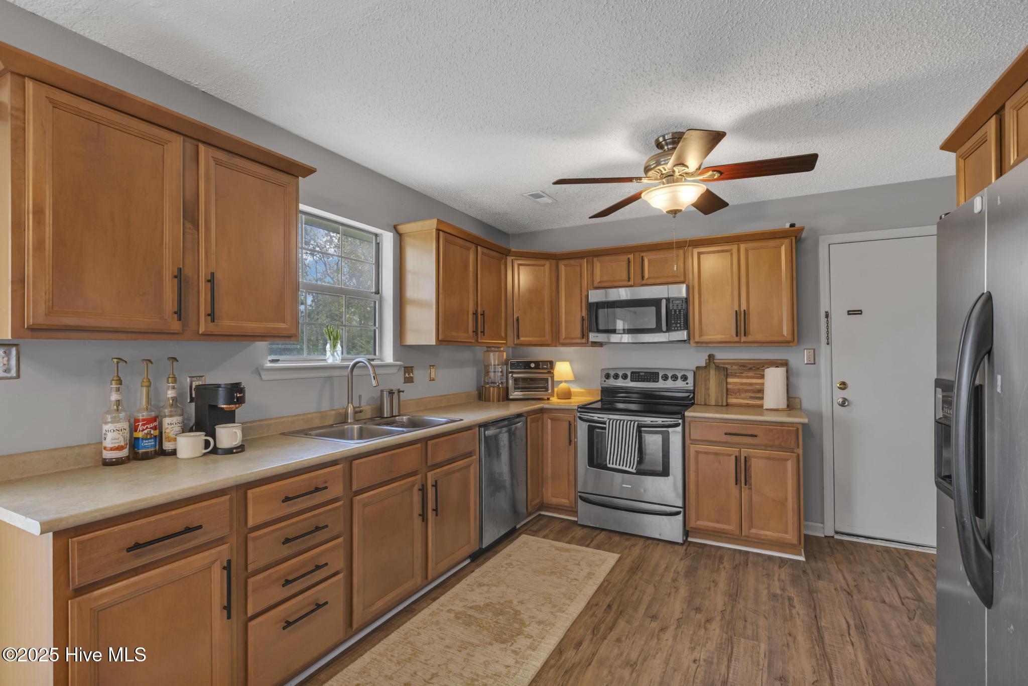 406 Singletree Court, Jacksonville, NC 28540 – photo 13: 425A4167