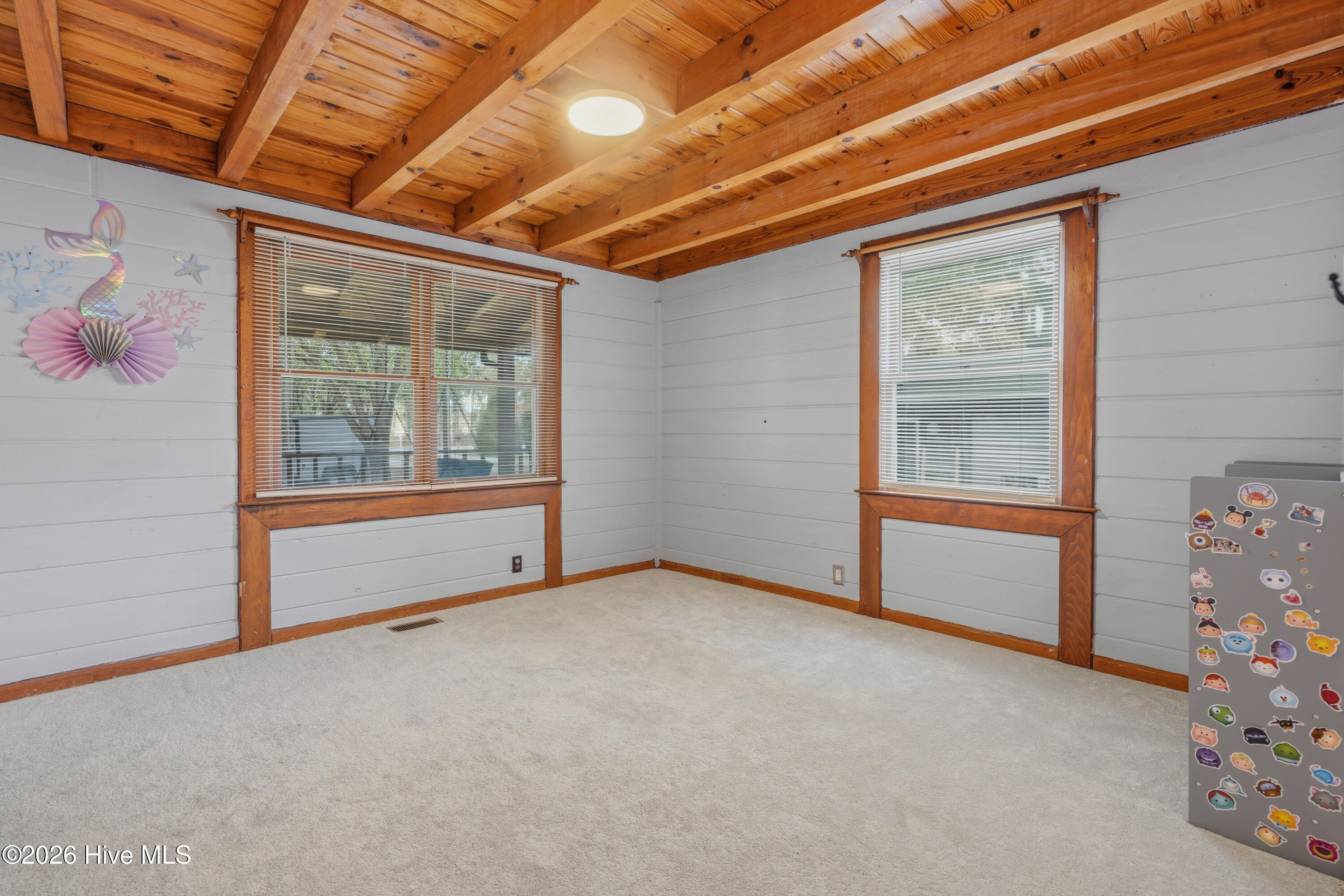 100566654 | Photo 33