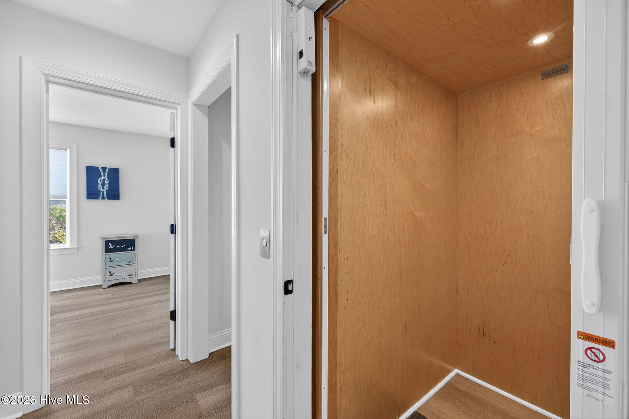 100565541 | Photo 45