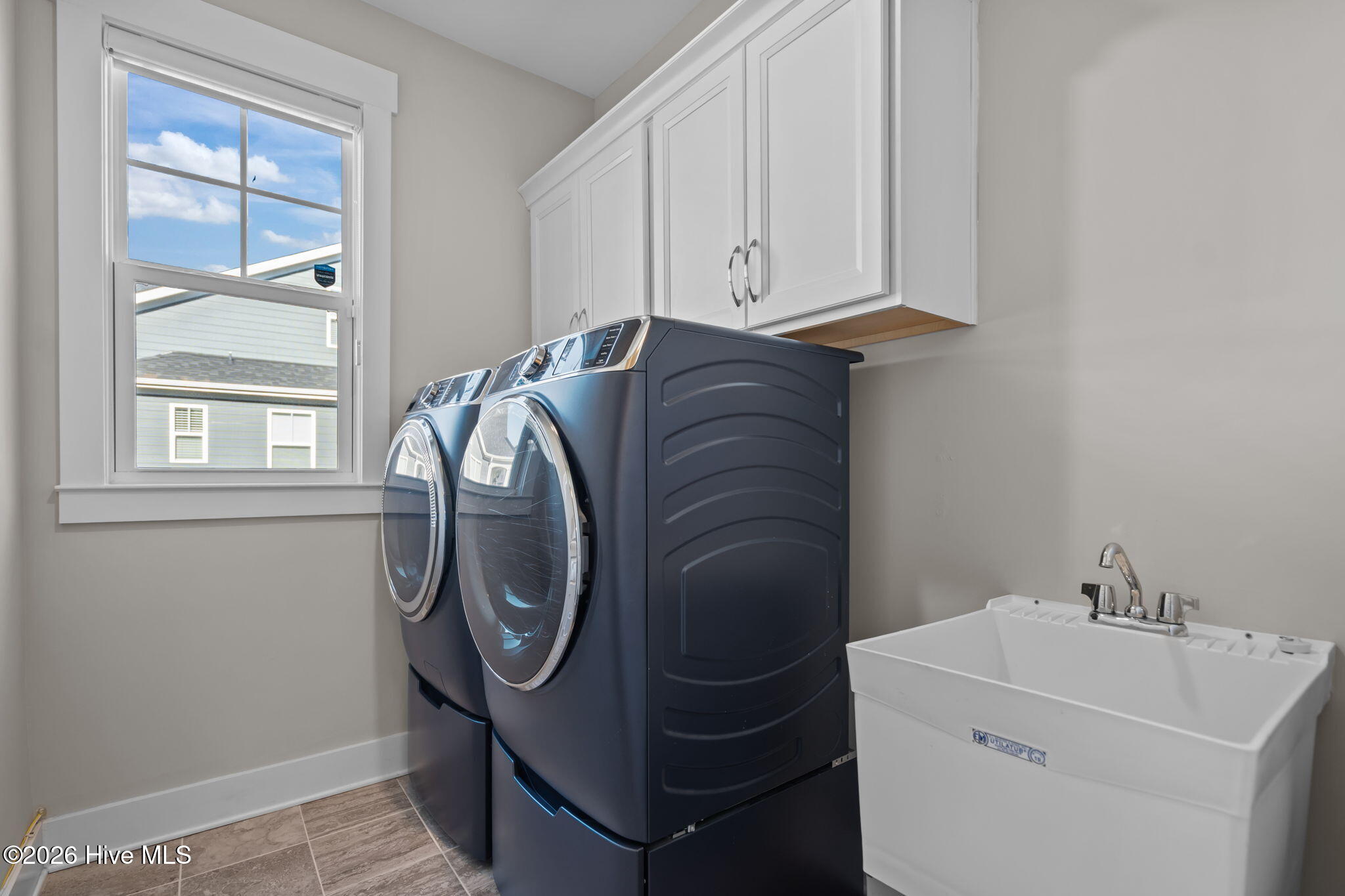 100550410 | Photo 42