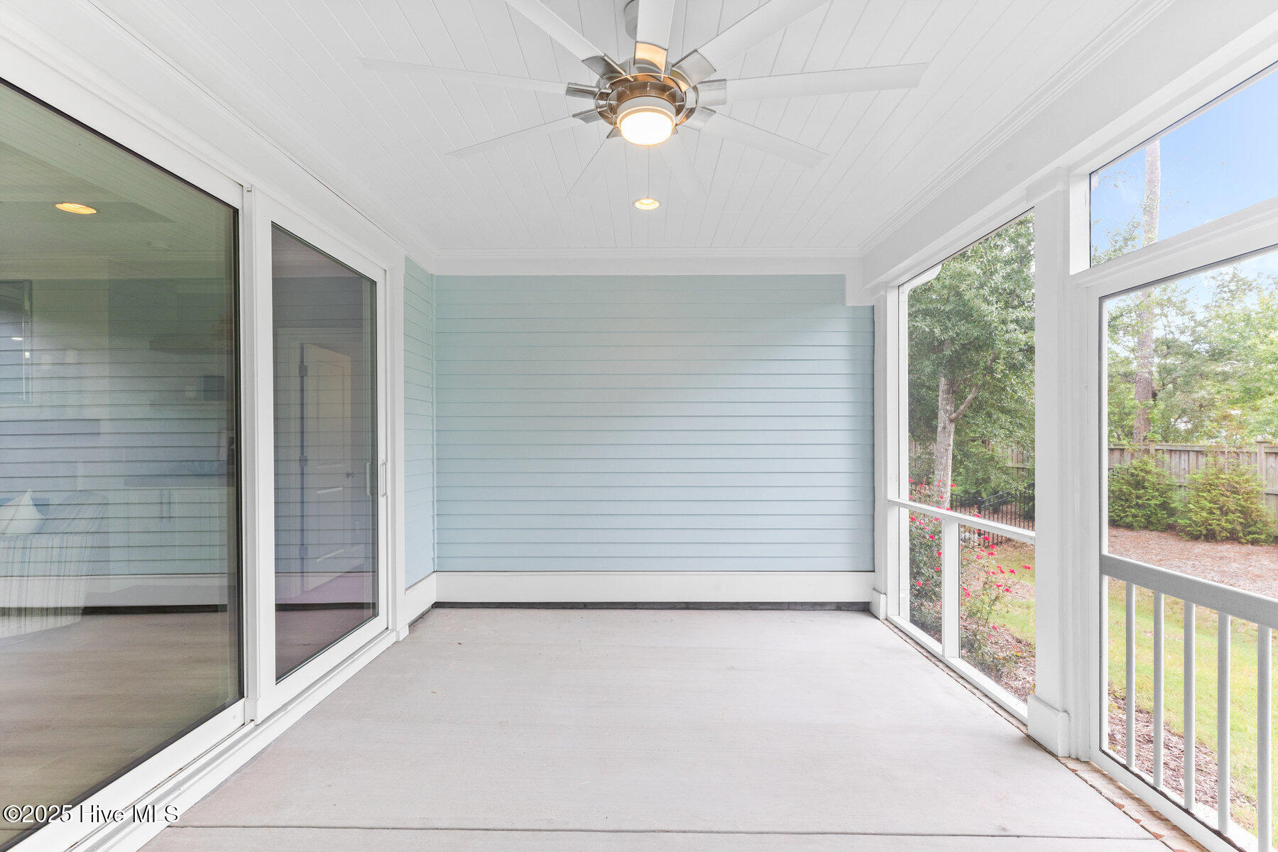 100524924 | Photo 37