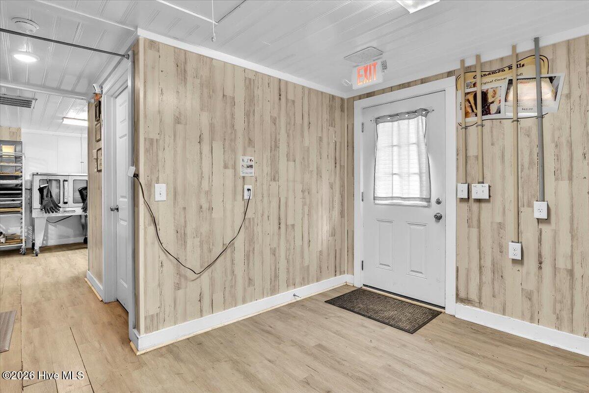 100551902 | Photo 26