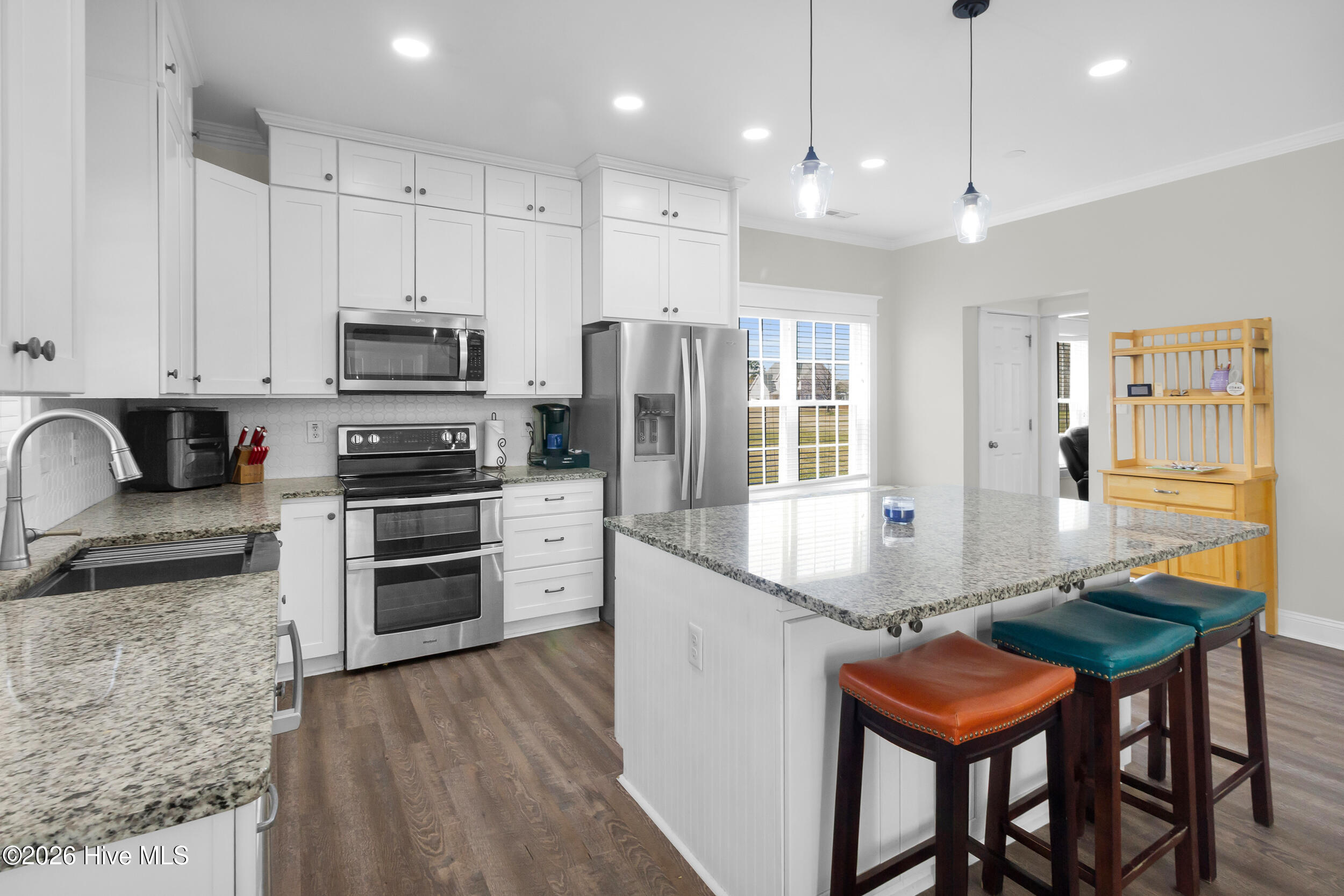 100562636 | Photo 13