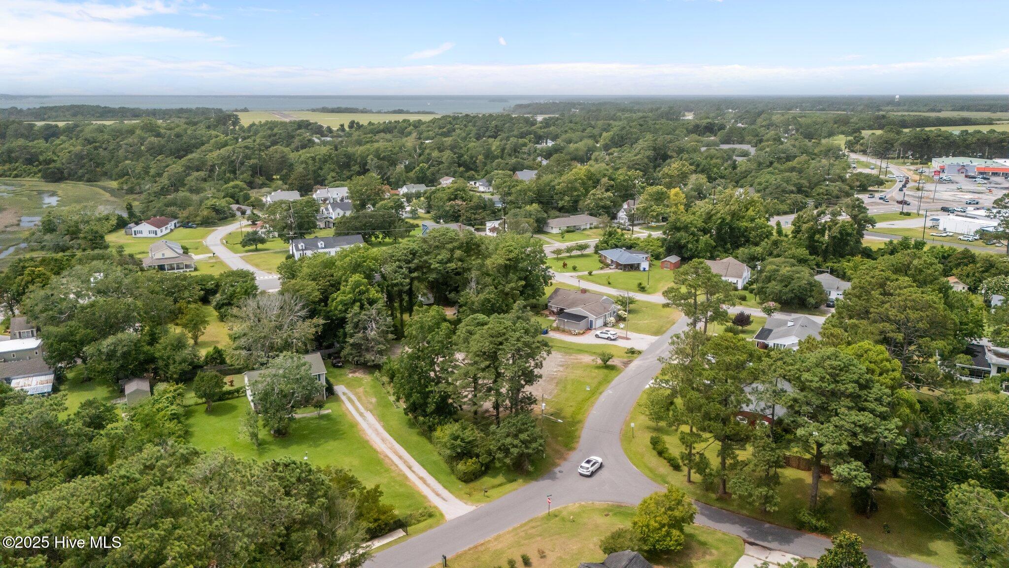 201 & 203 Sherwood Blvd