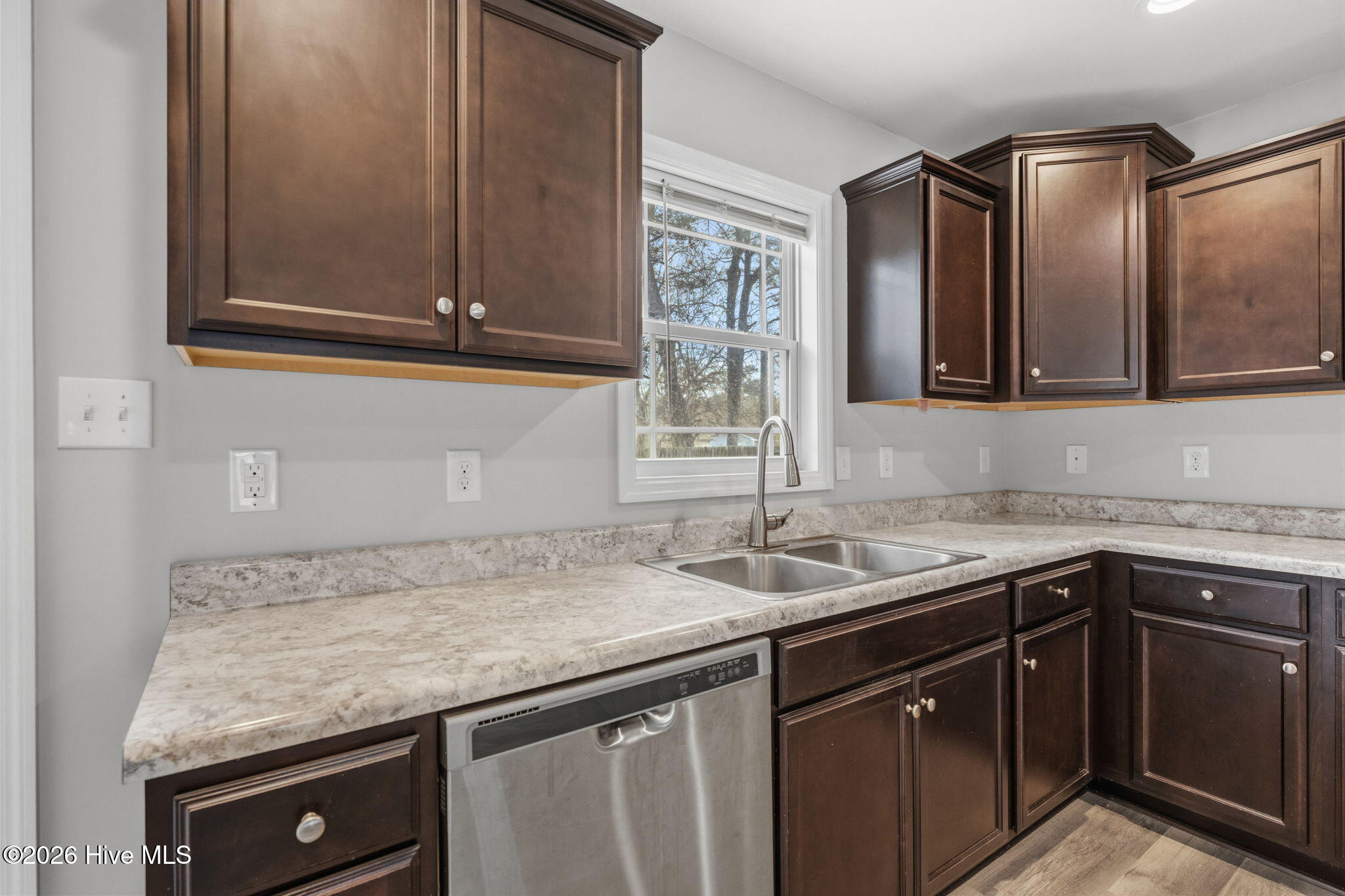 100558814 | Photo 13