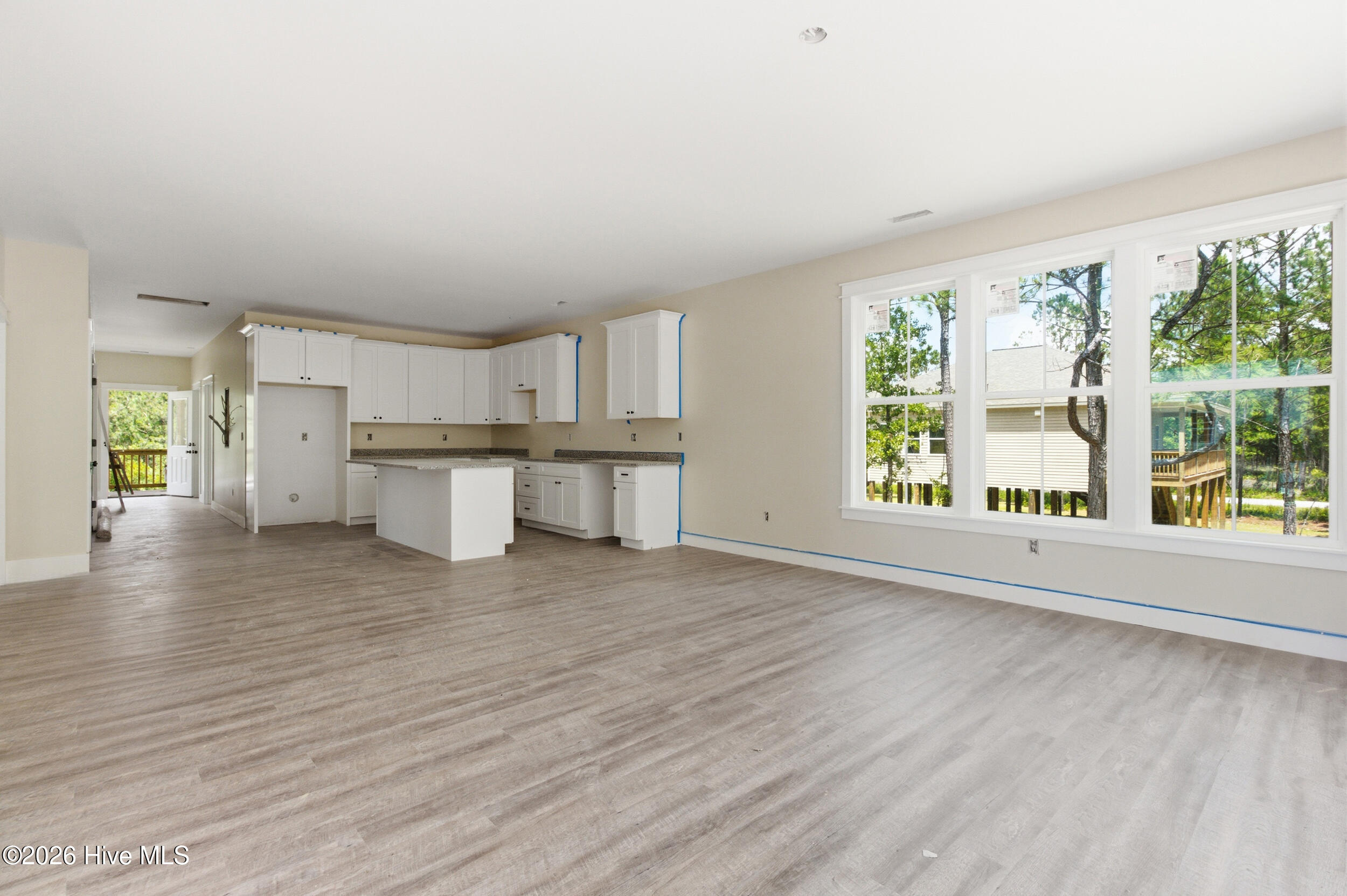 Living Room / Dining