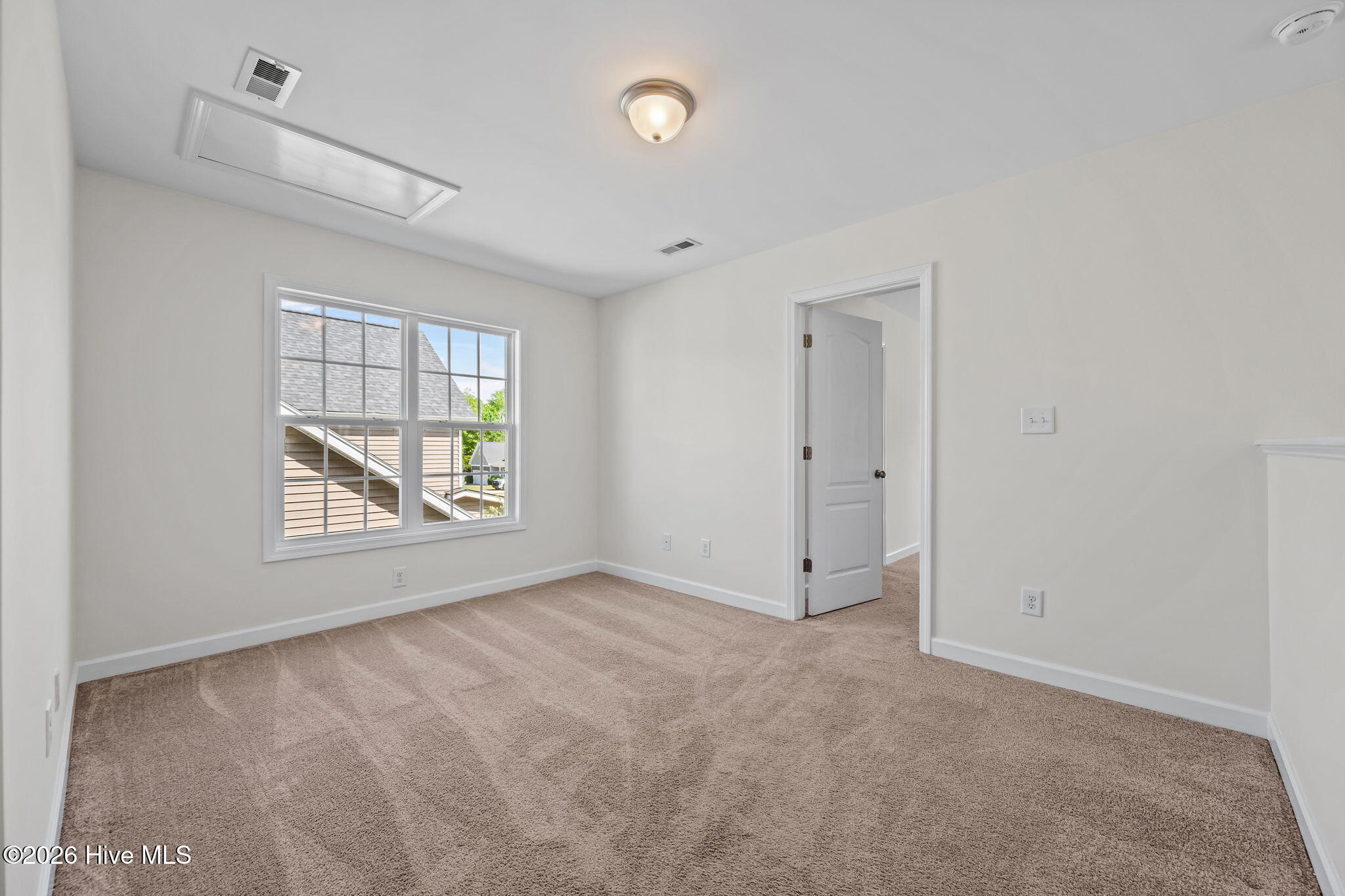 100570344 | Photo 21