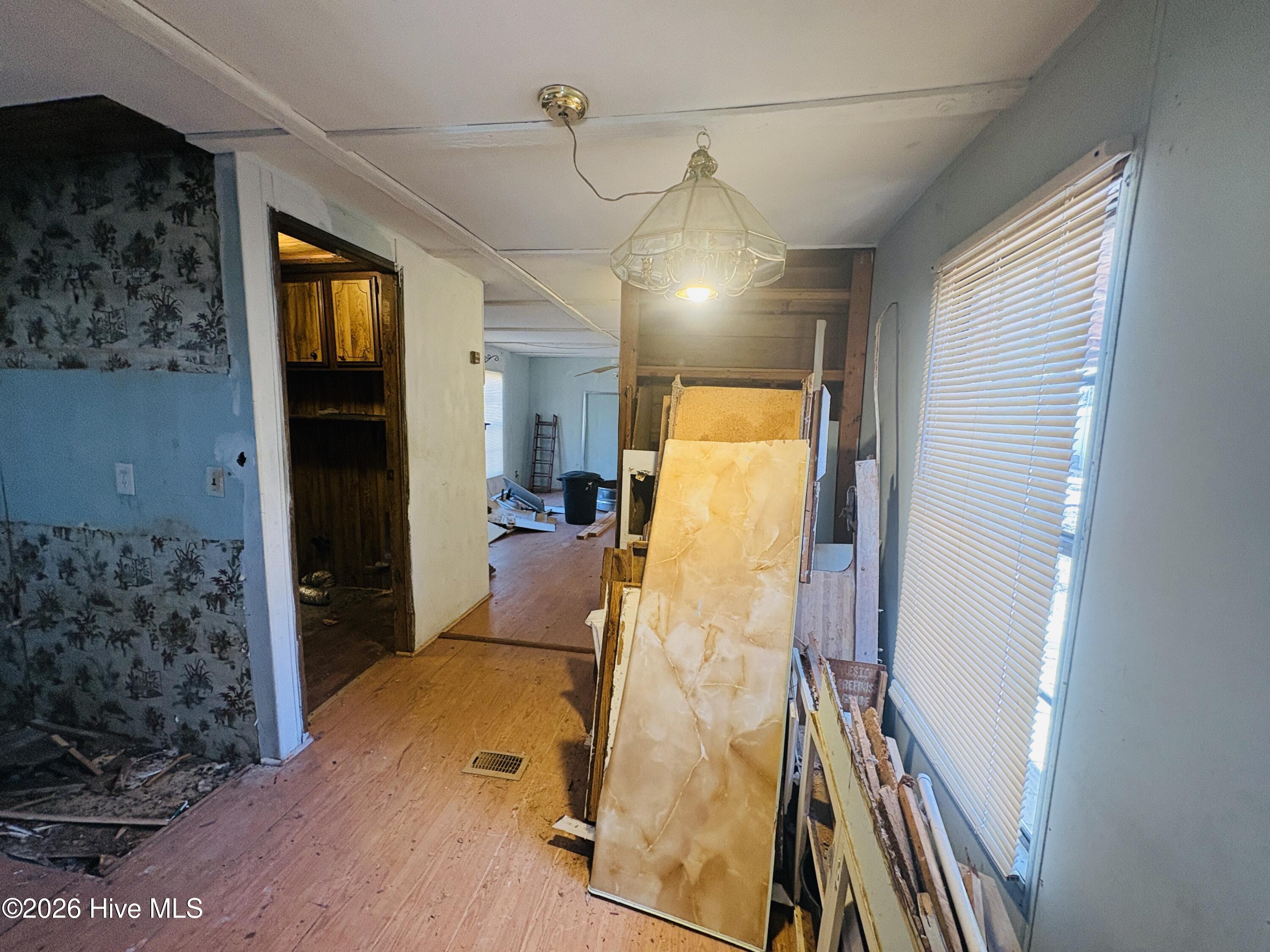 100553431 | Photo 13