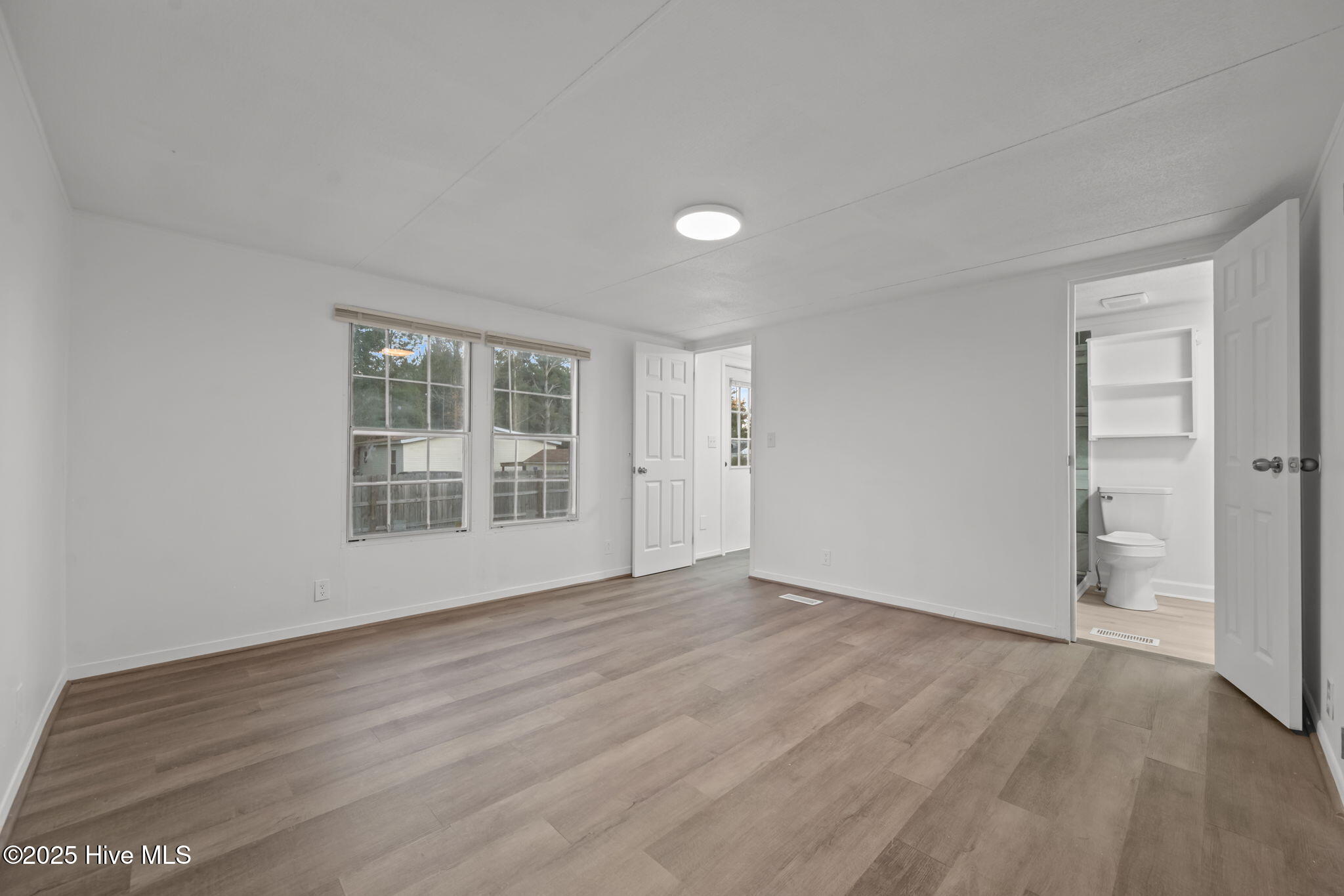 100539170 | Photo 13