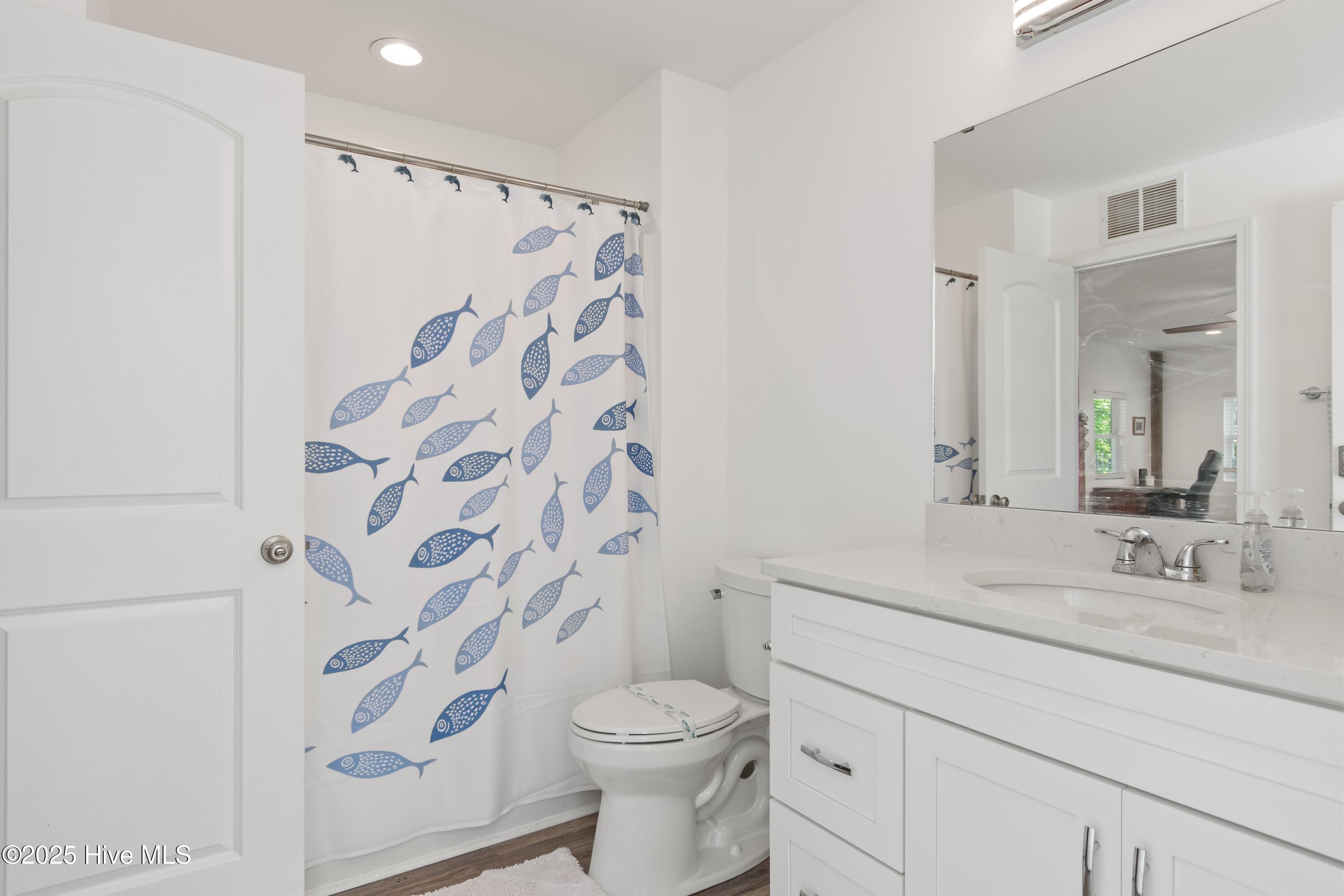 100535762 | Photo 16