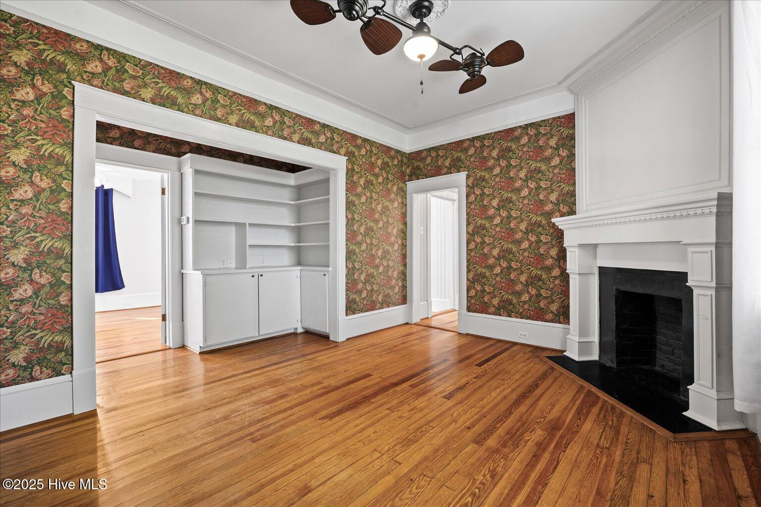 100529930 | Photo 24