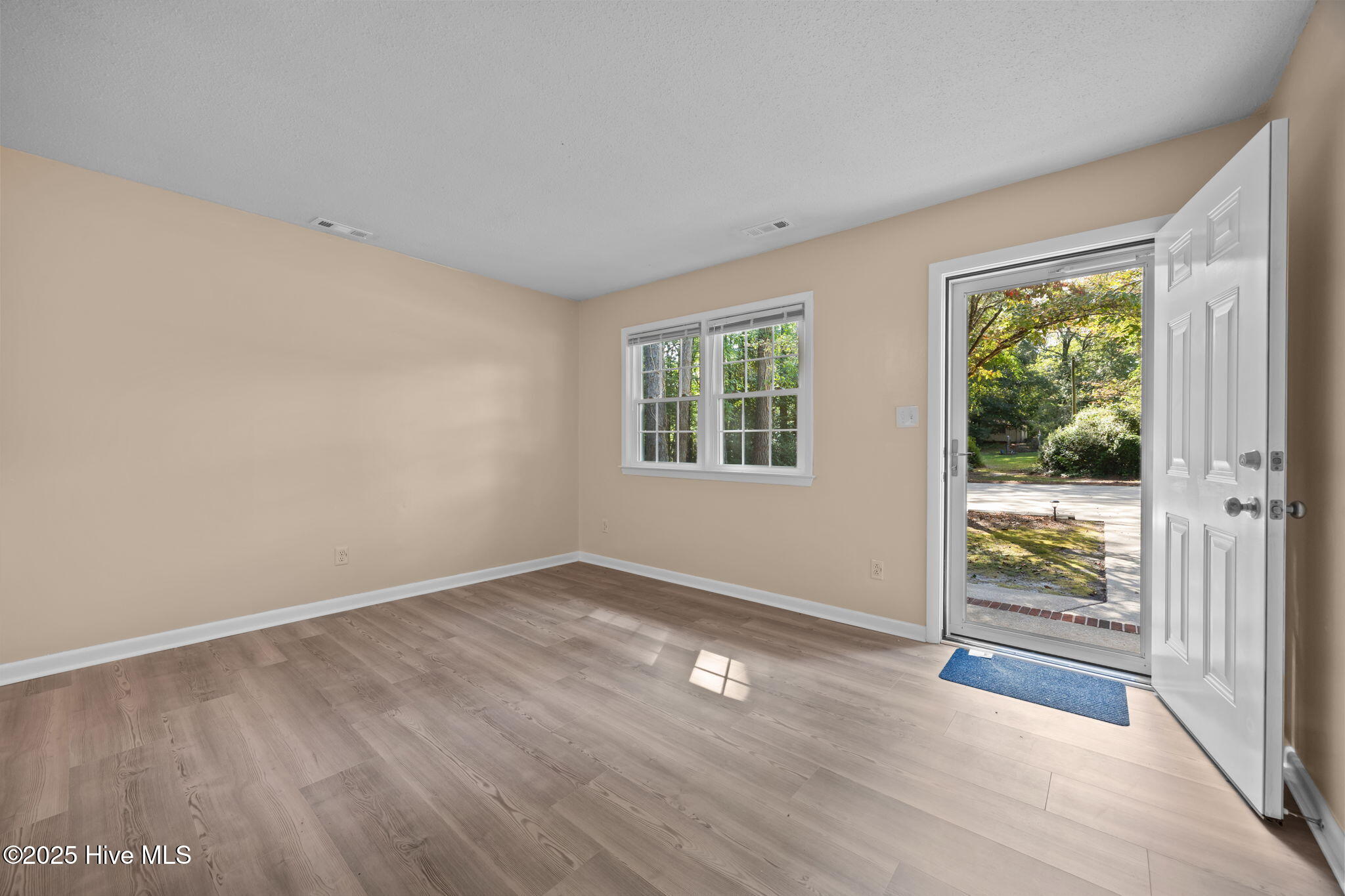 6-web-or-mls-1190 Gould Rd Unit2 6