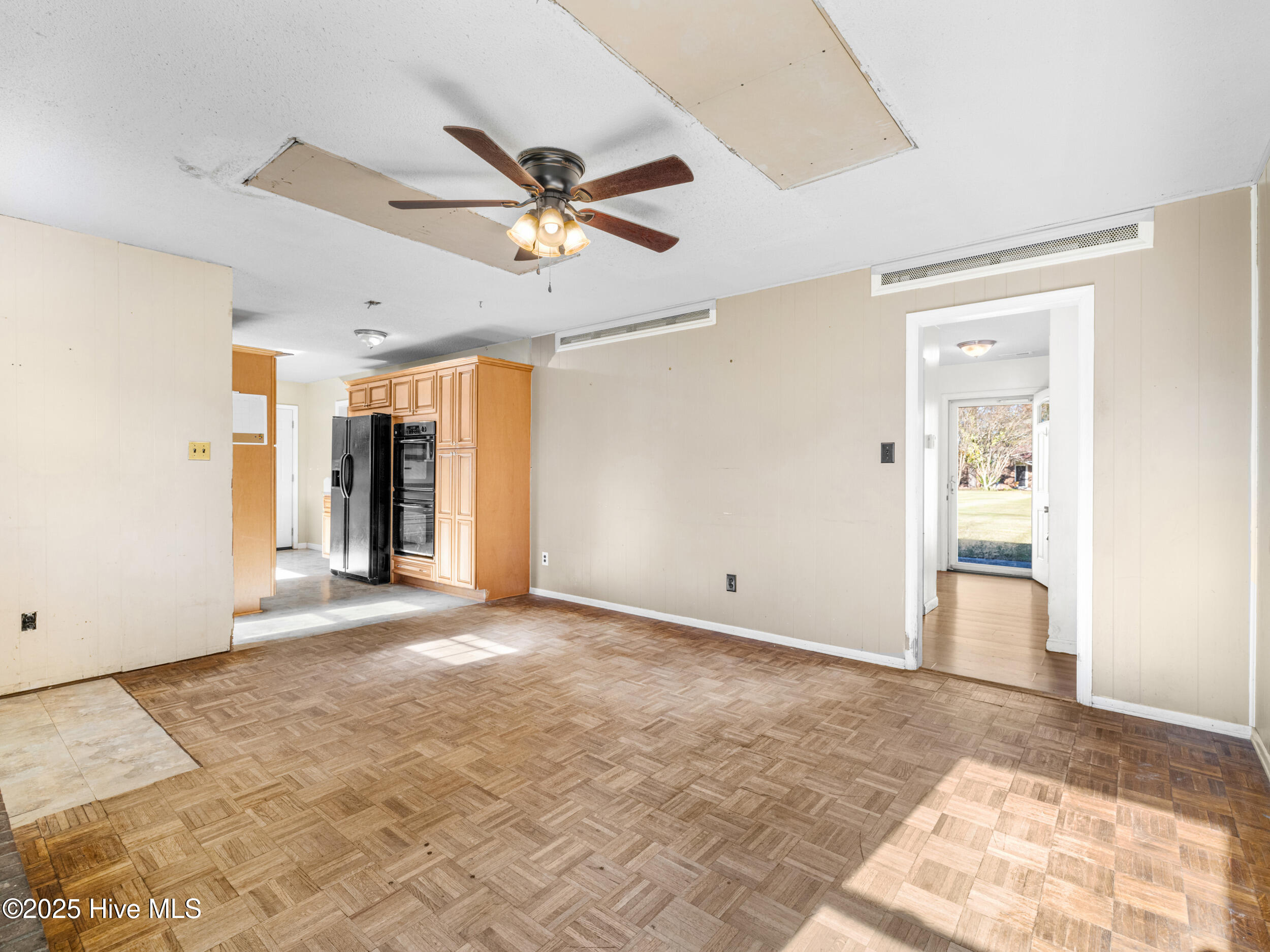 100540121 | Photo 15