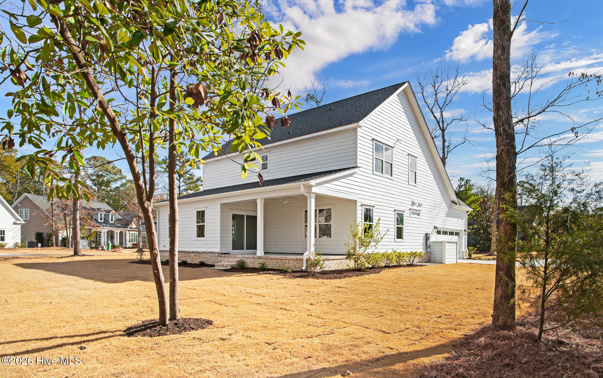 100564009 | Photo 51