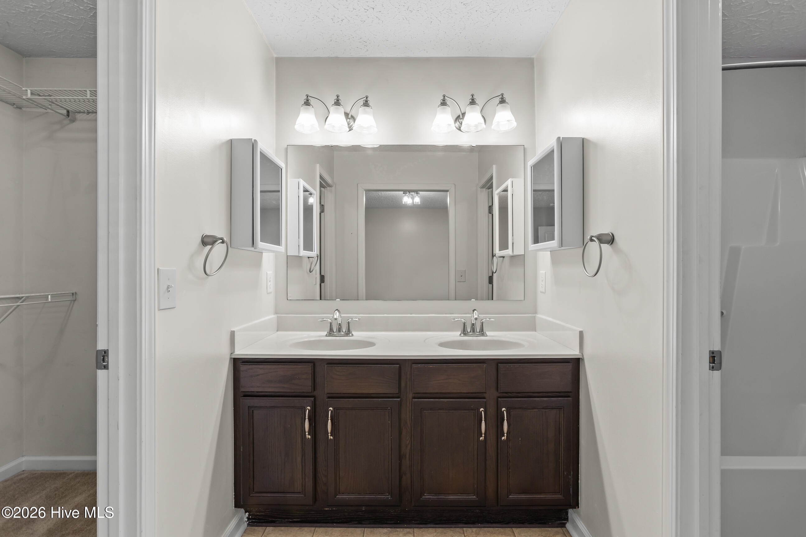 100550522 | Photo 17