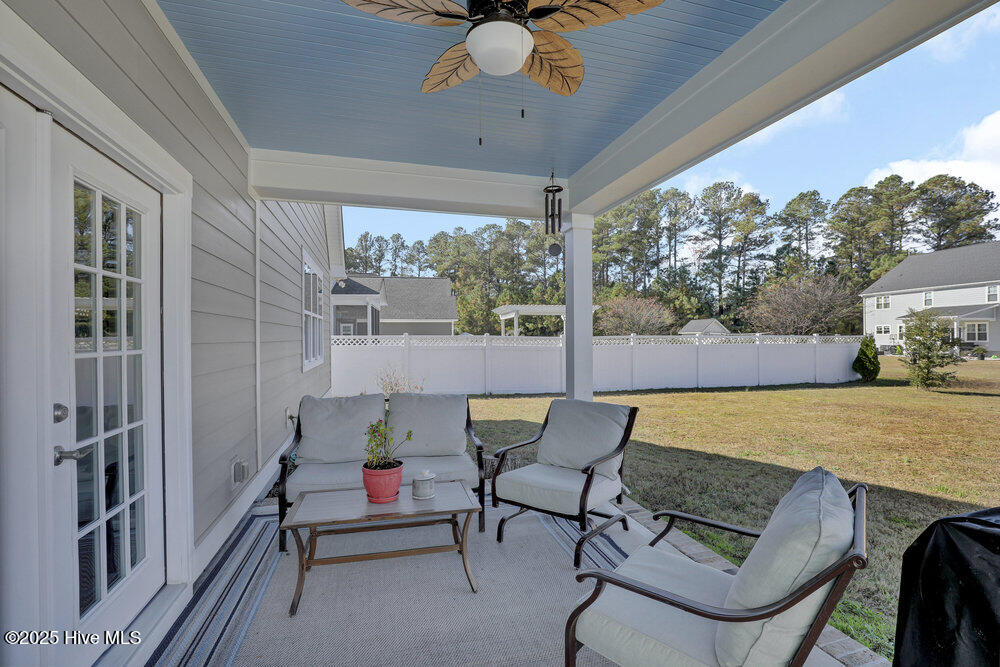 100543264 | Photo 21