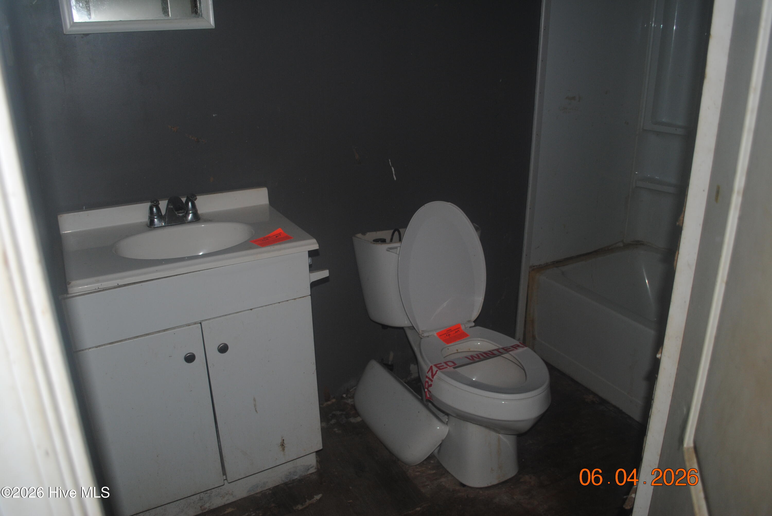 100565148 | Photo 16