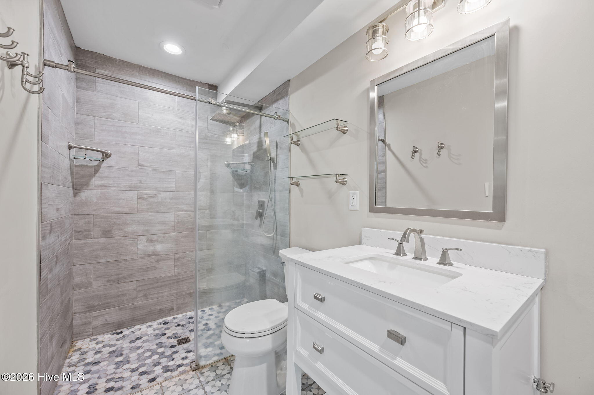 100565743 | Photo 21