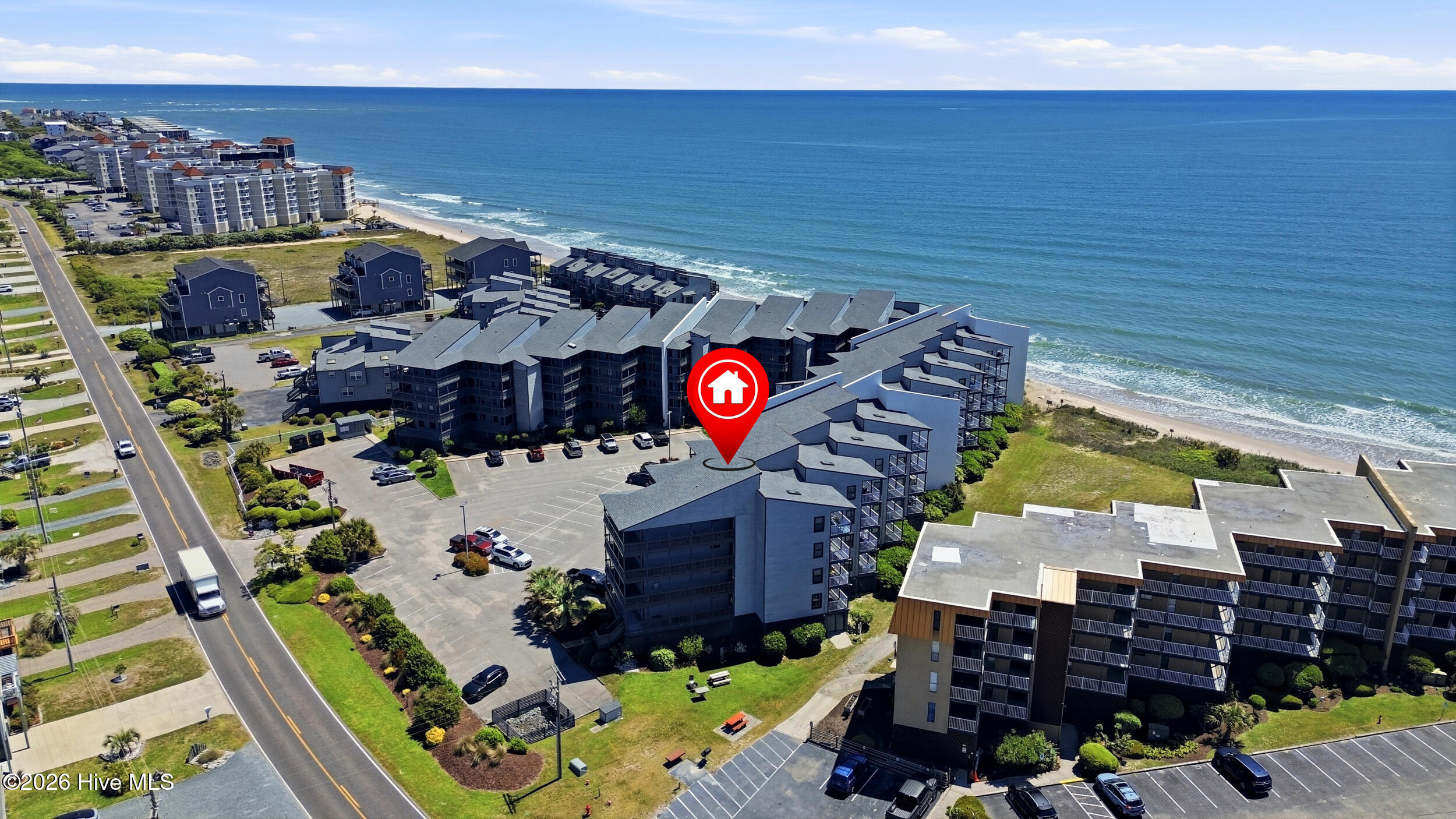 100569136 | Photo 33