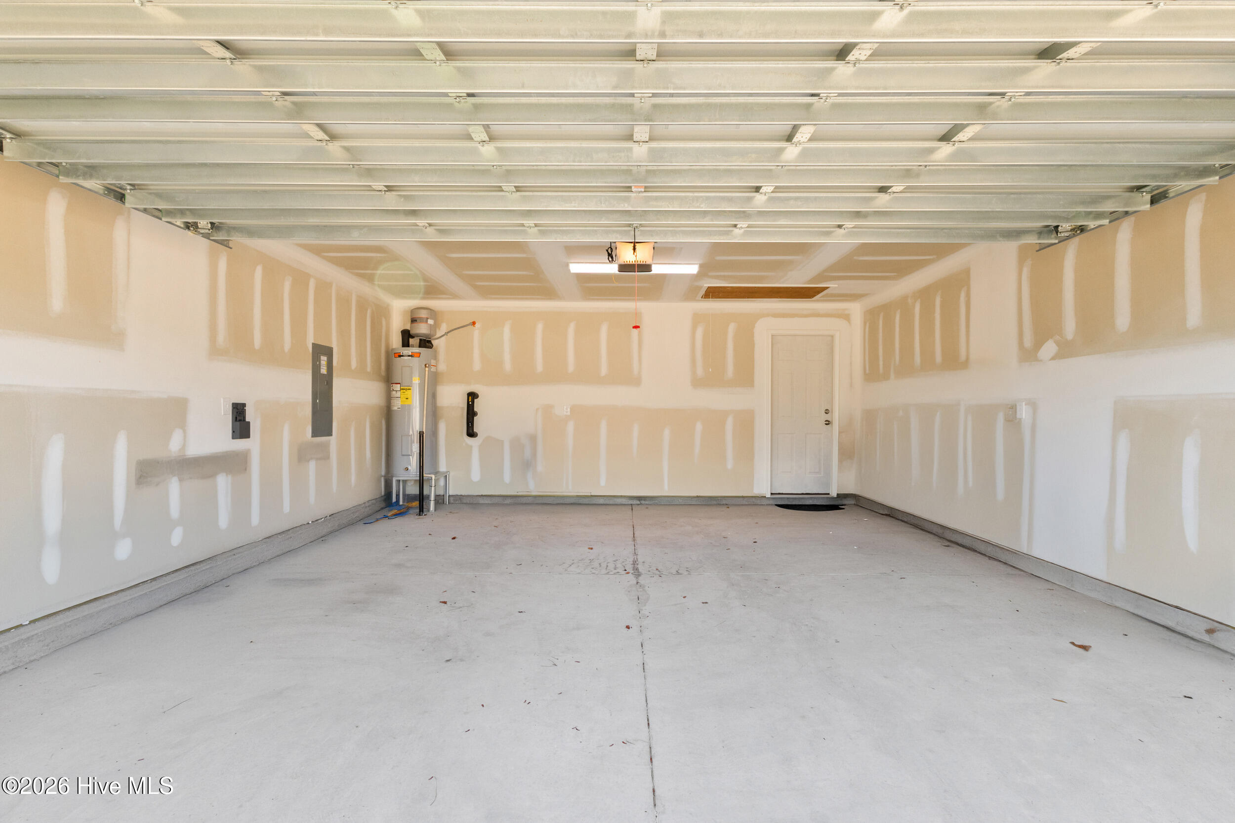 100549319 | Photo 43