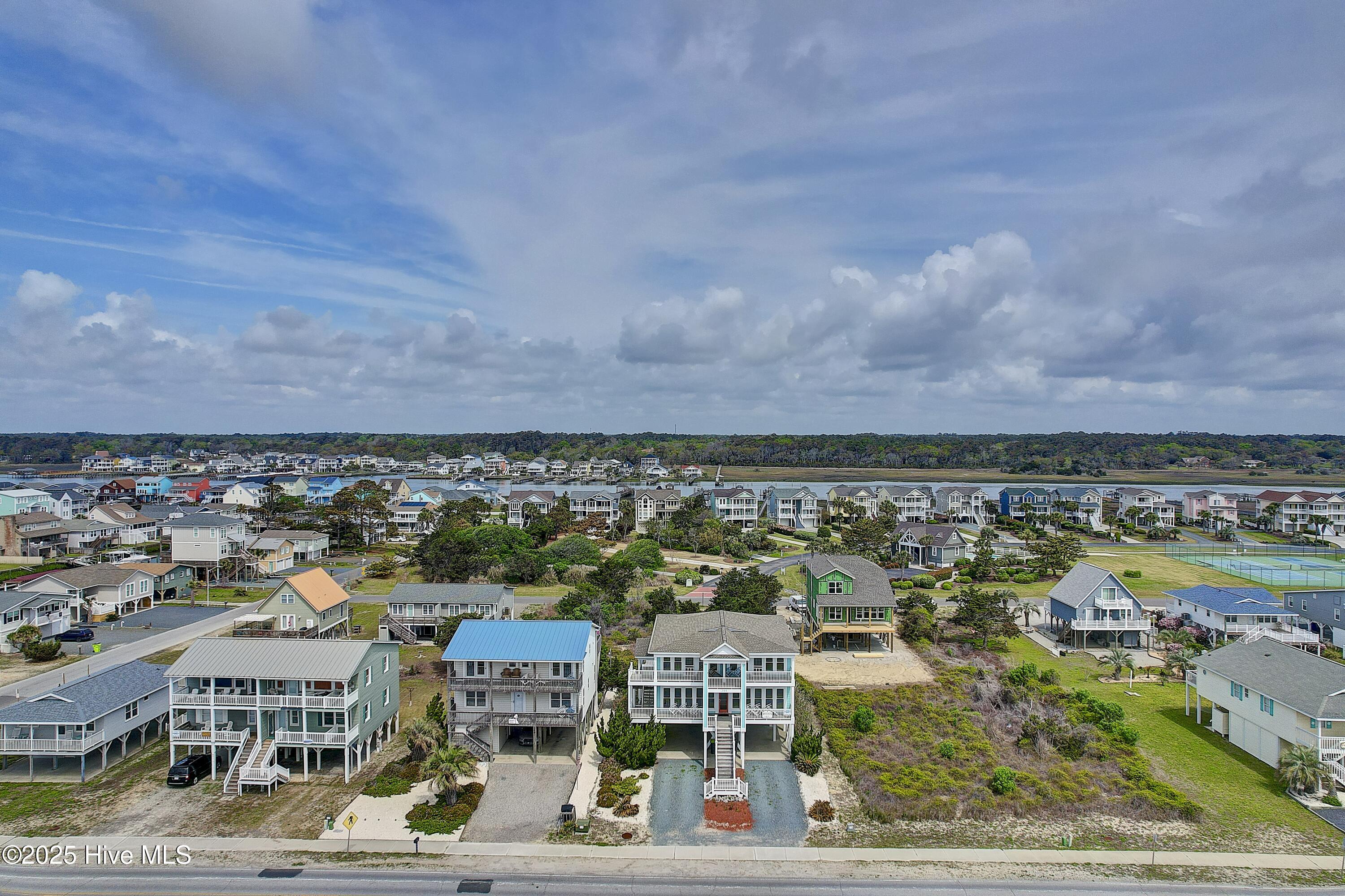 100560037 | Photo 33