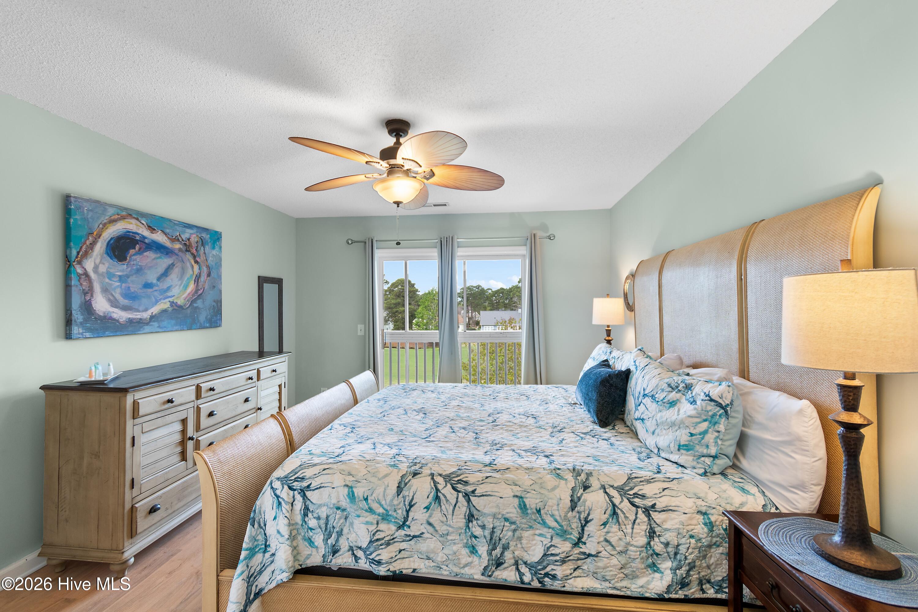 100565554 | Photo 24