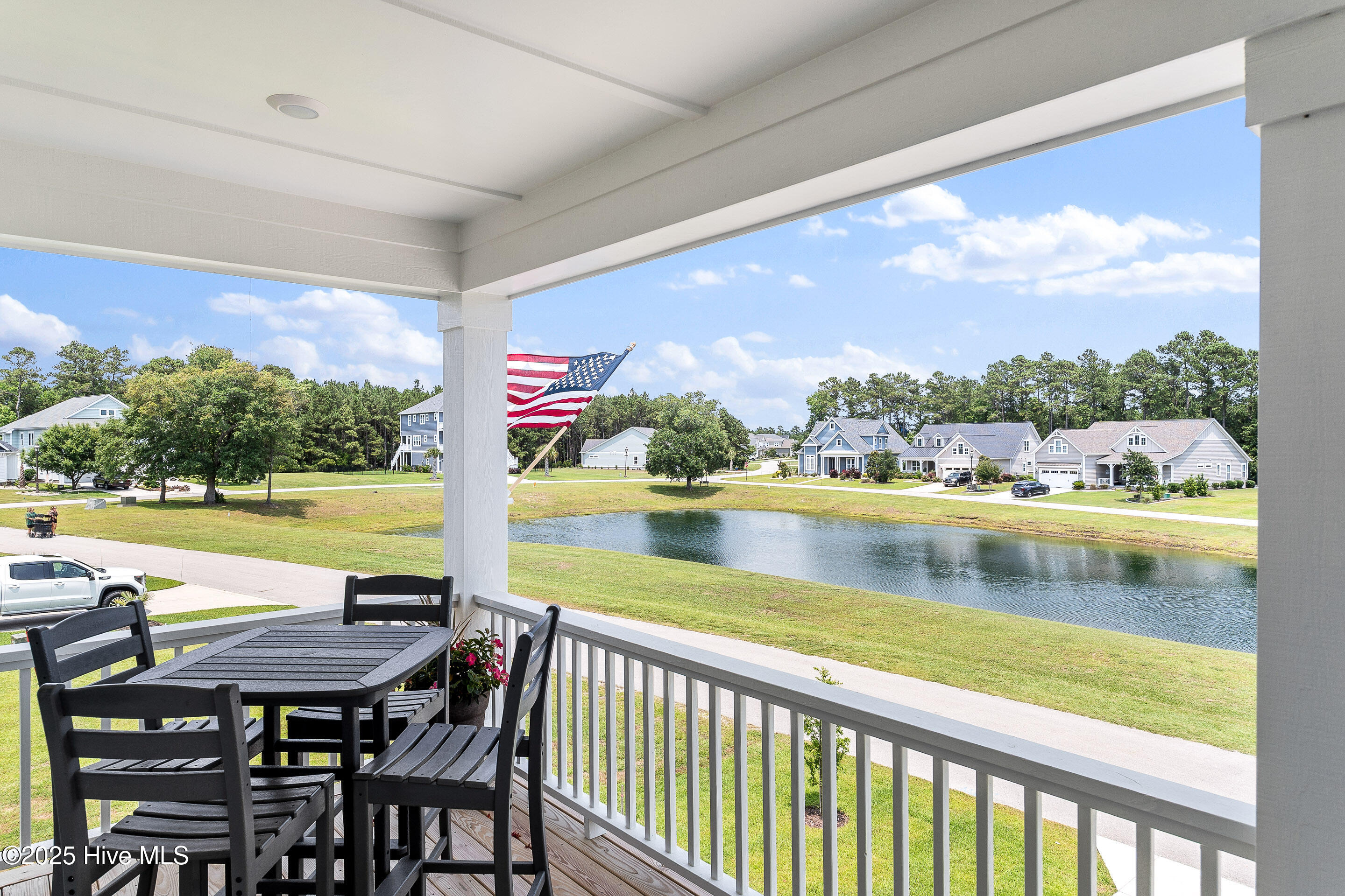 100526022 | Photo 18