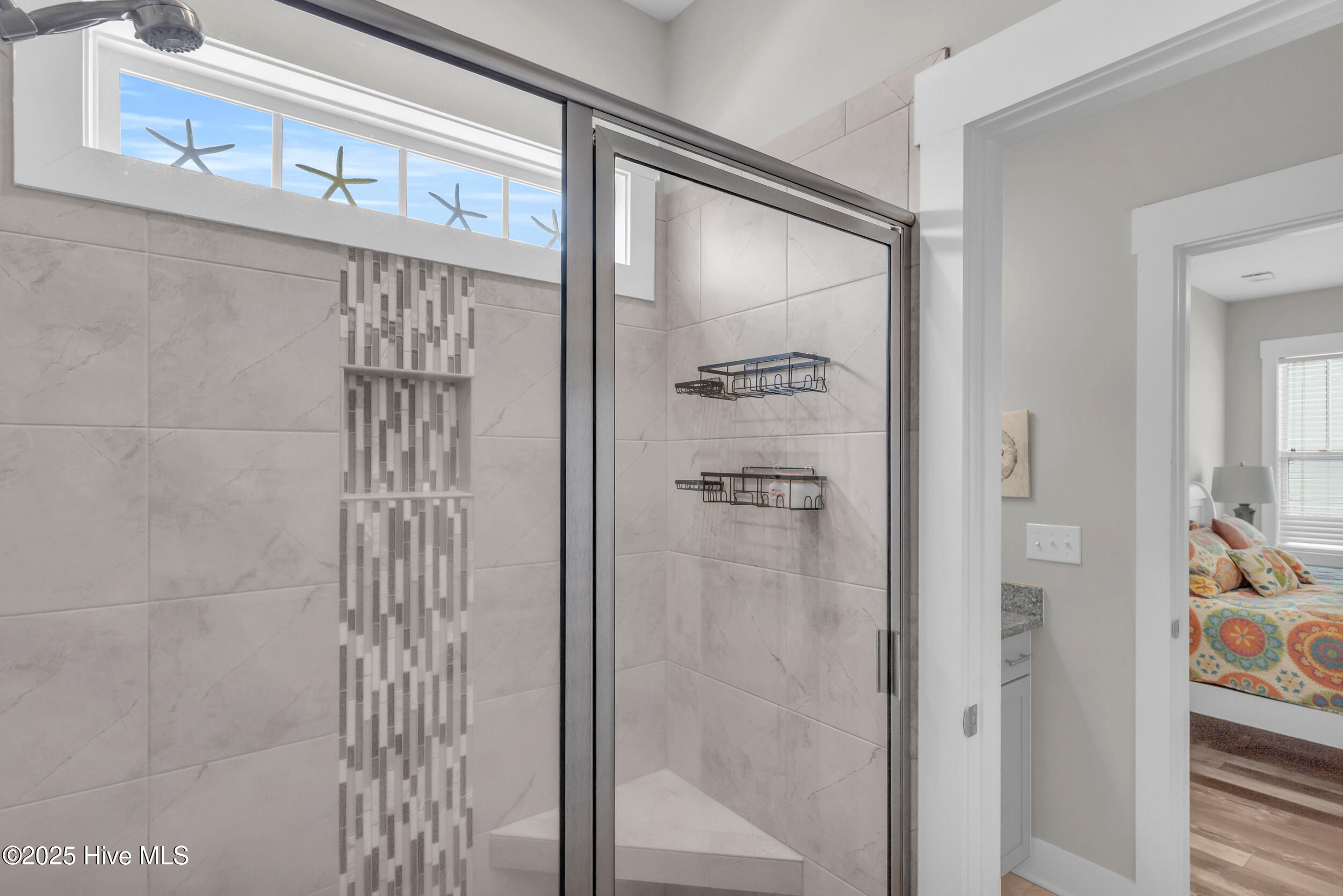 100521768 | Photo 18