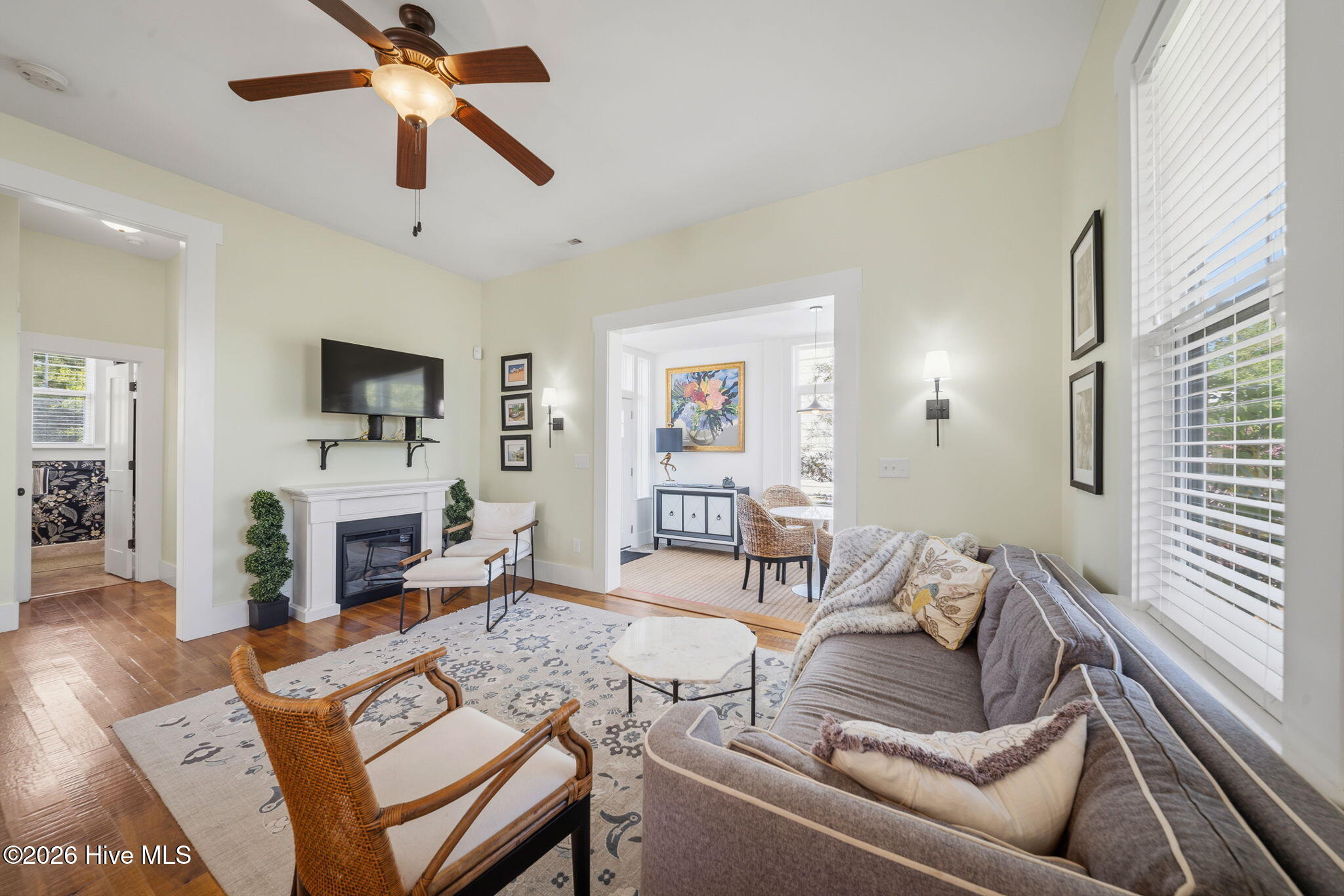 100568047 | Photo 18