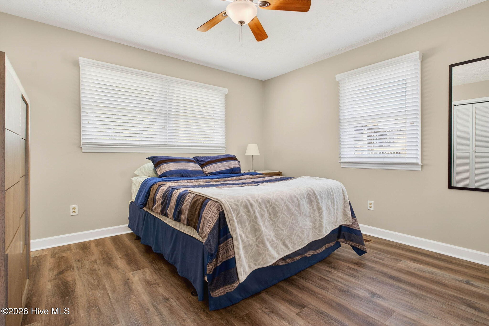 100563567 | Photo 13