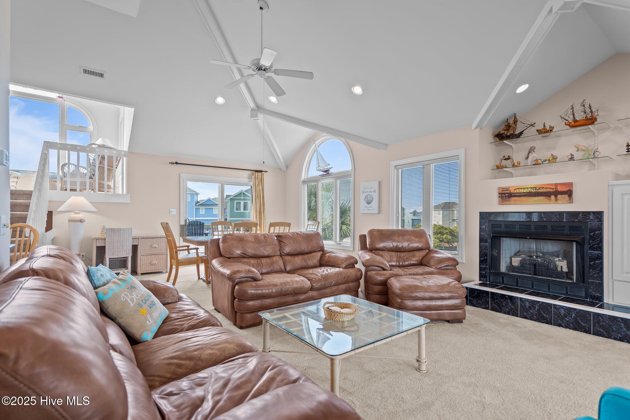 100506590 | Photo 16