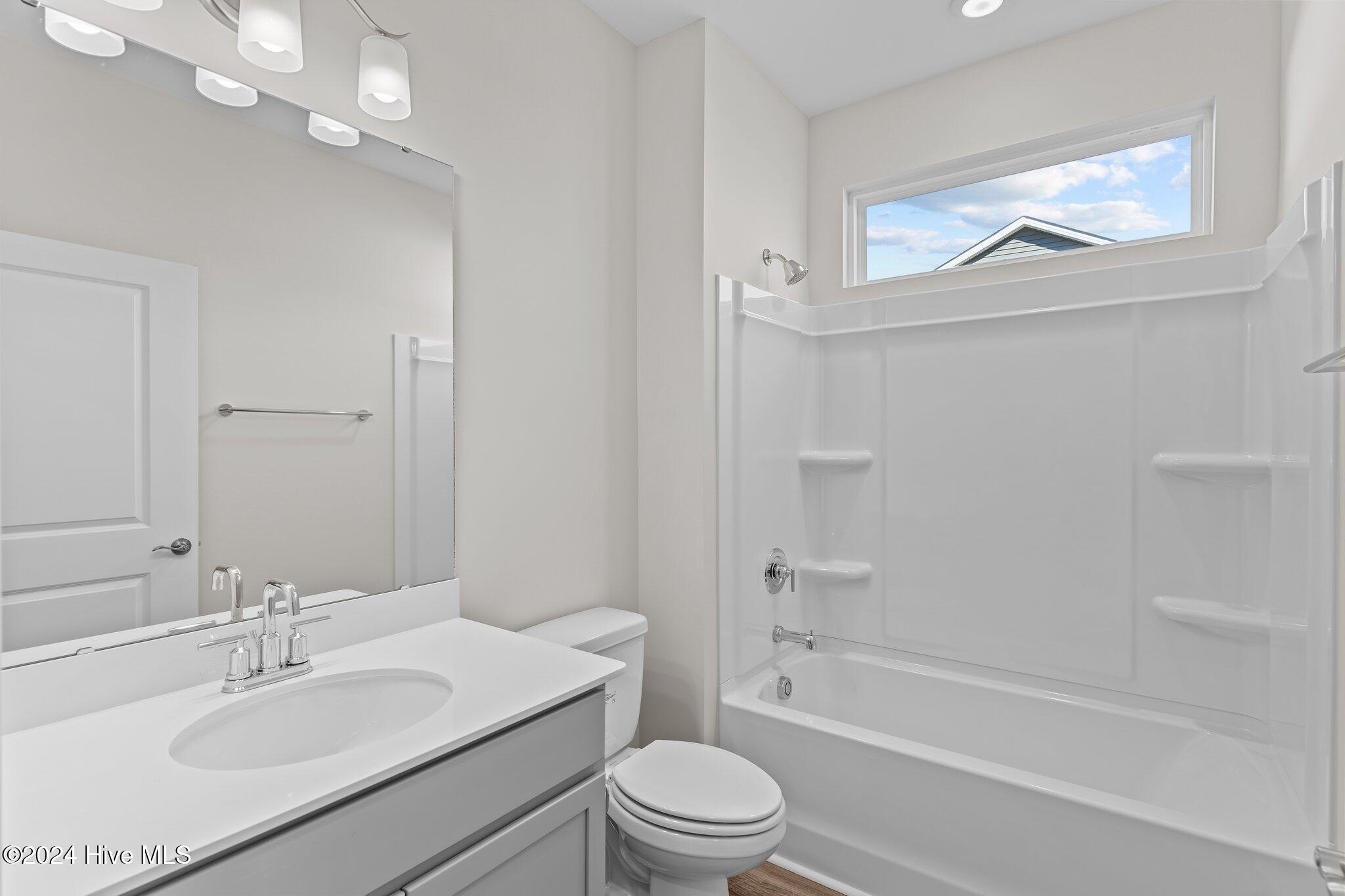 100455600 | Photo 16