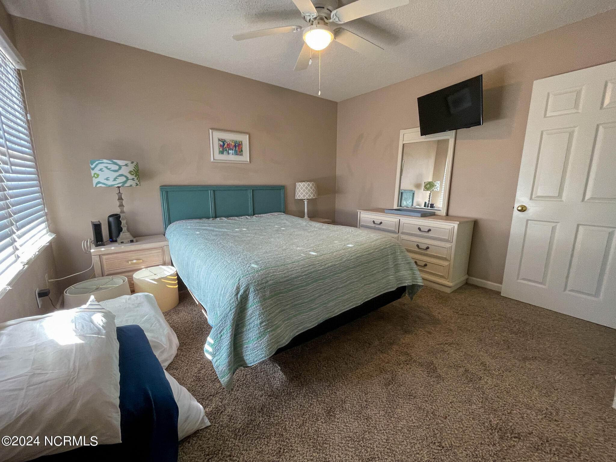 100547664 | Photo 24