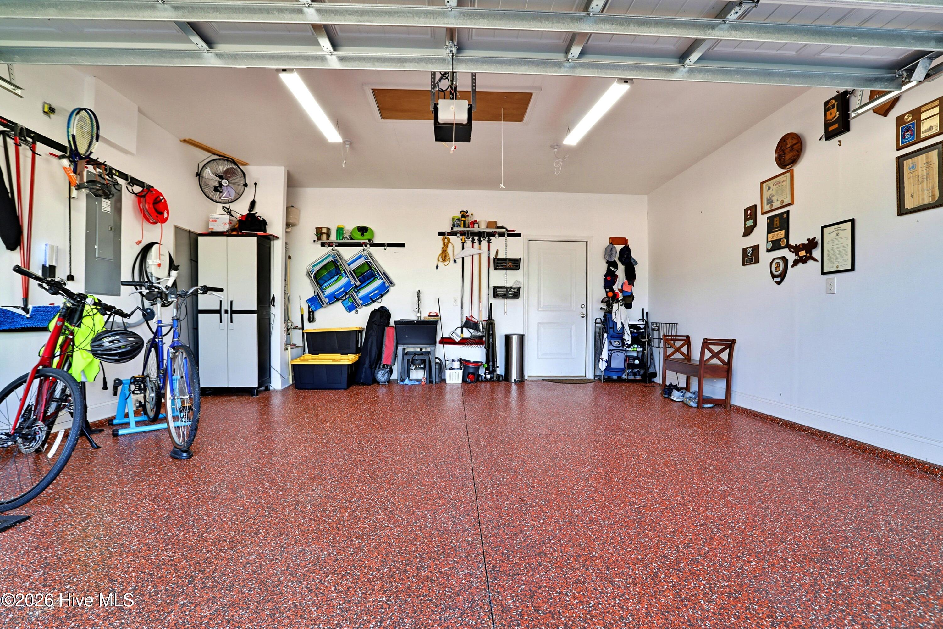 100549696 | Photo 24