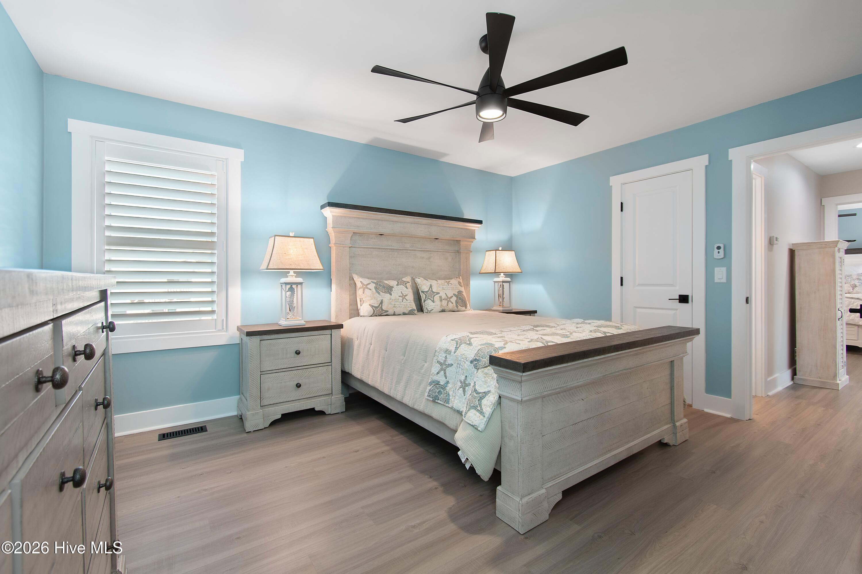 100552284 | Photo 16