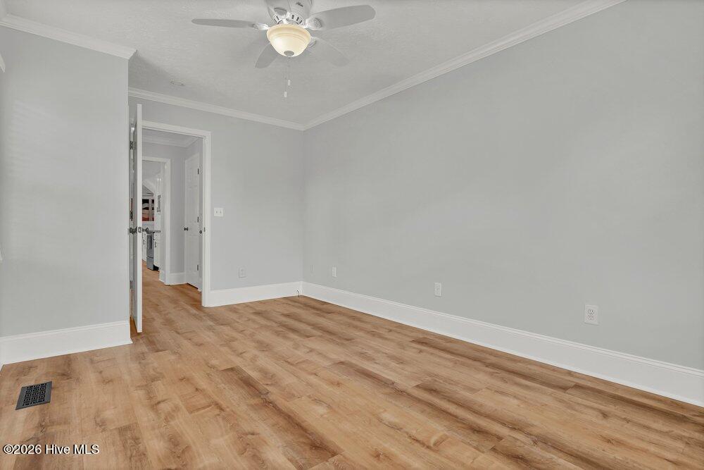 100562479 | Photo 25