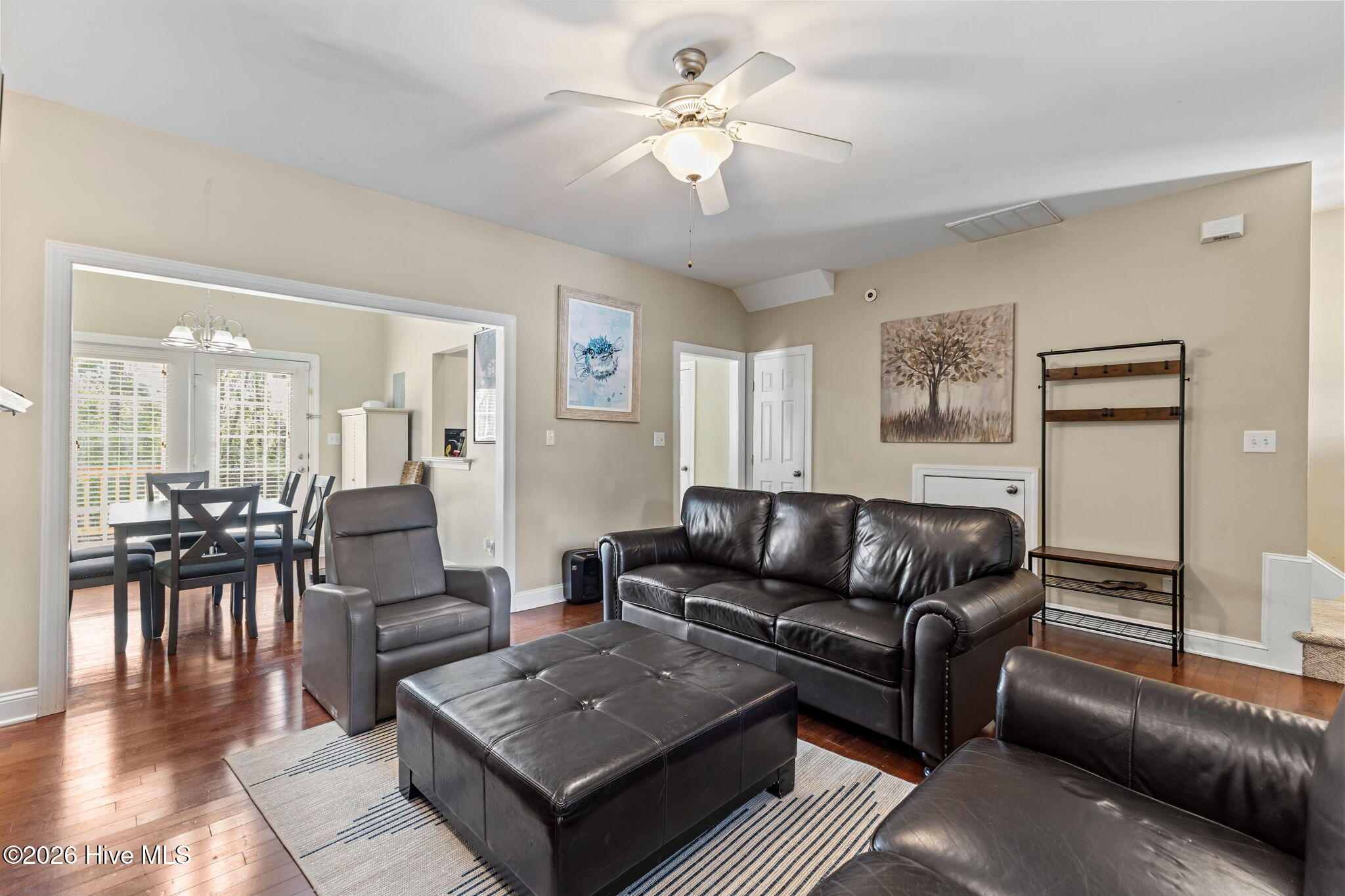 100563146 | Photo 14