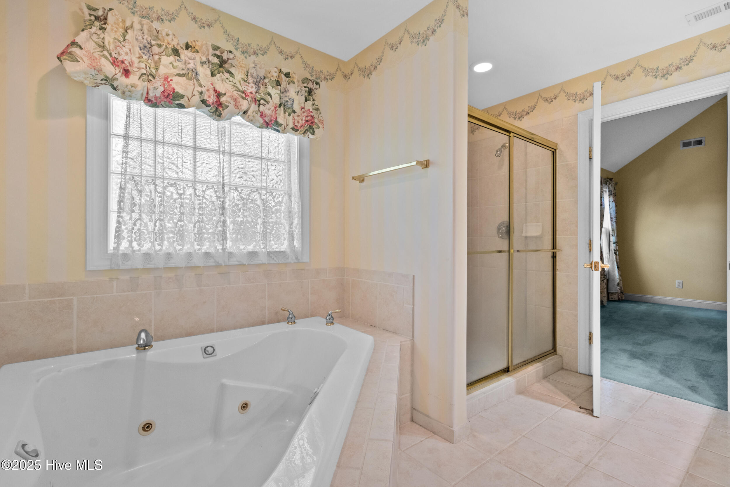 100539143 | Photo 27