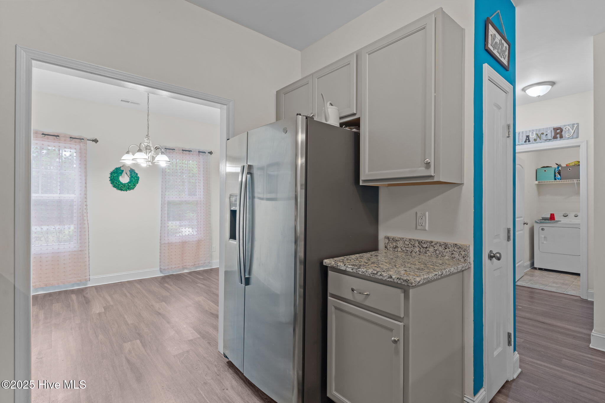 100537079 | Photo 20