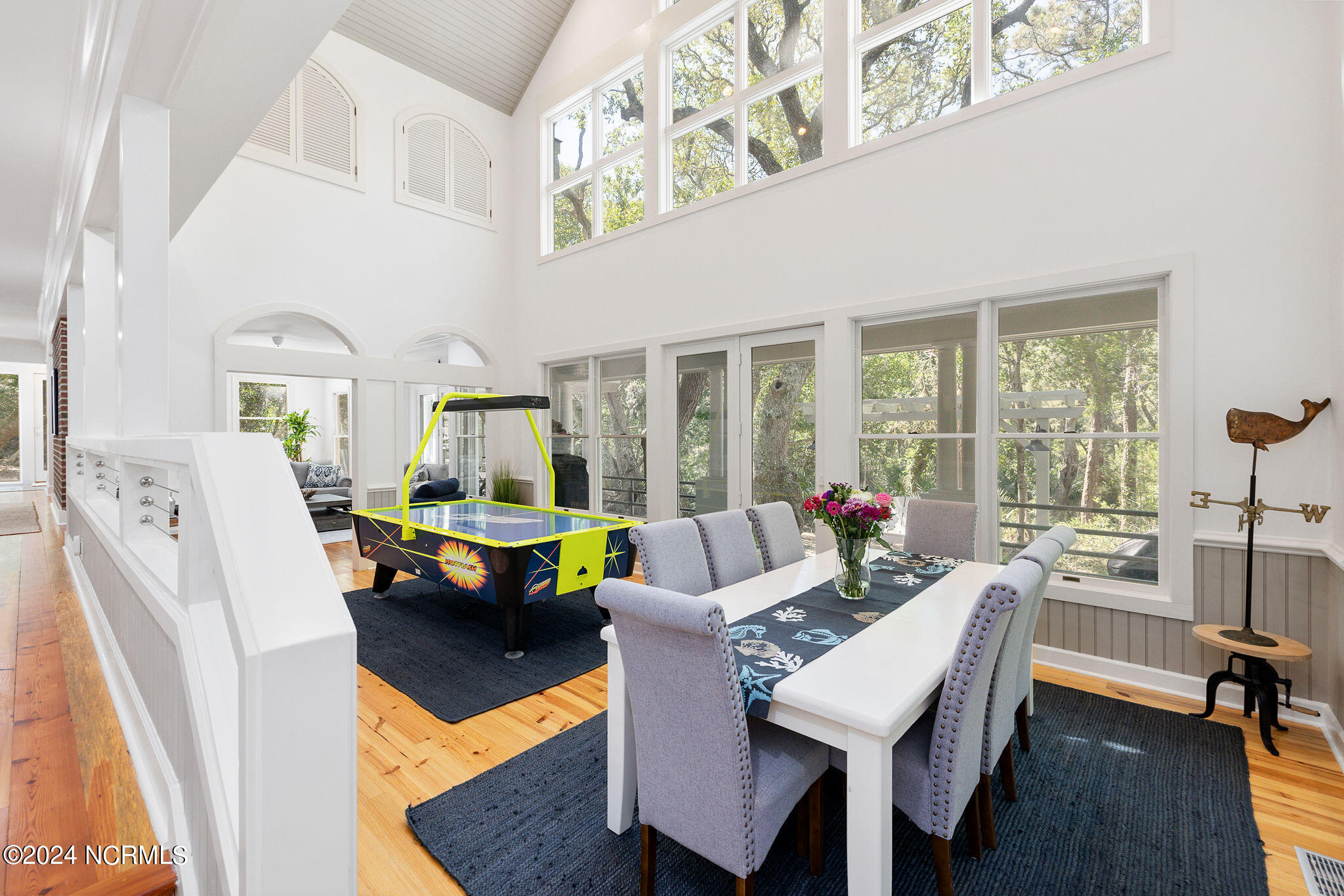 100493590 | Photo 18