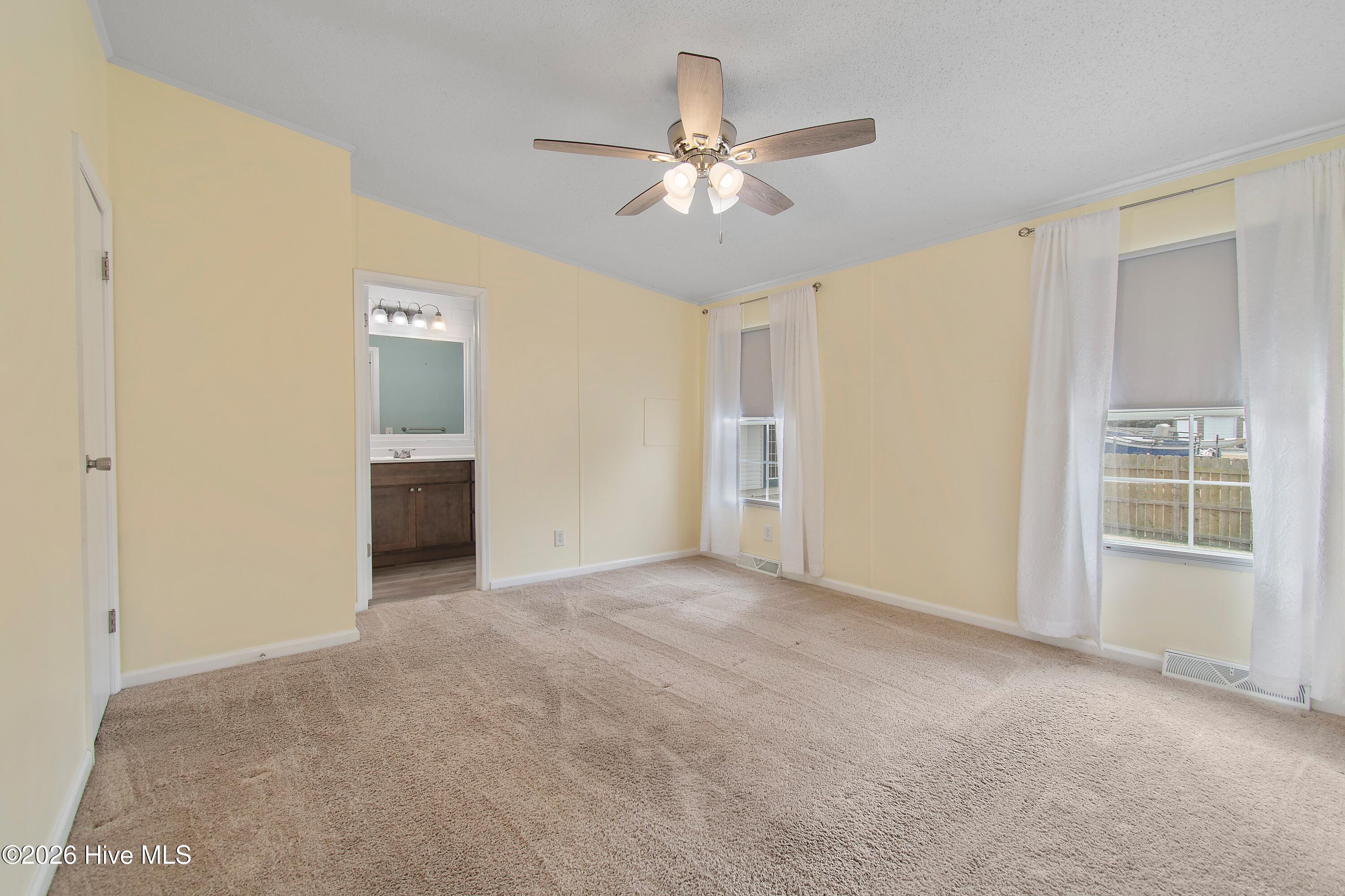 100553657 | Photo 15