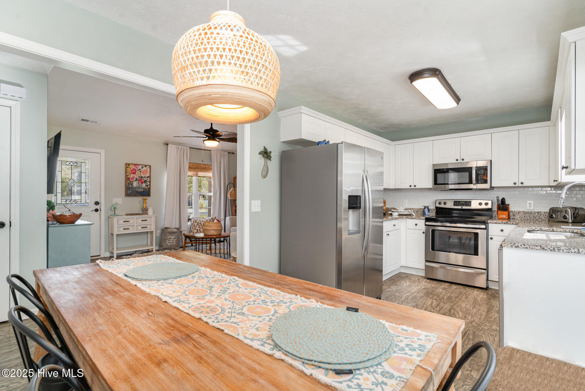 100497000 | Photo 11