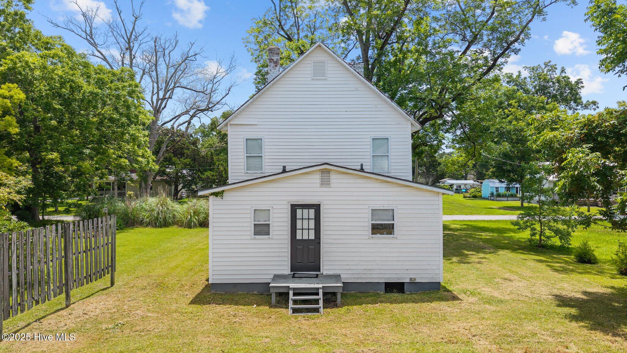 509 Academy Street, Oriental, NC, 28571