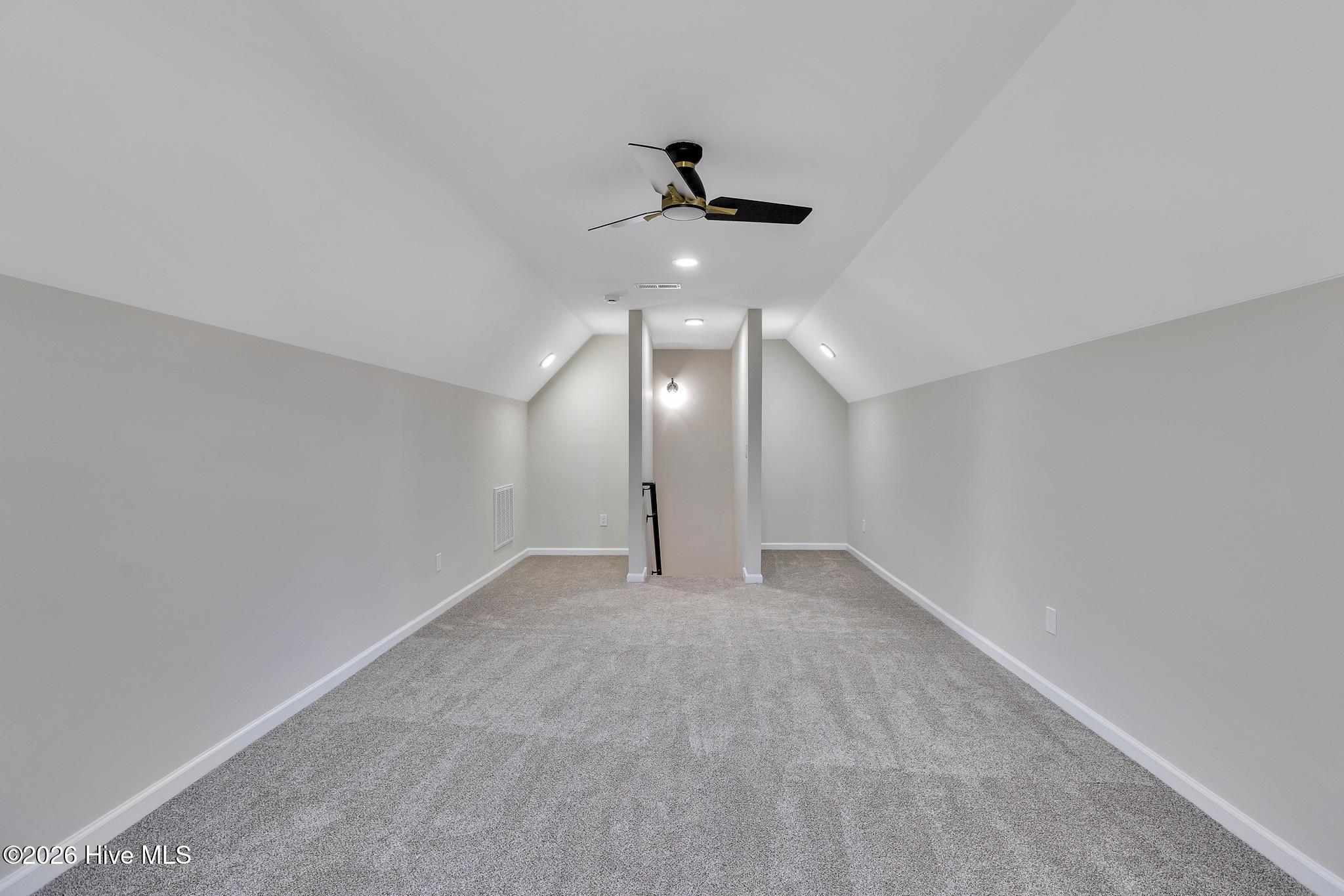 100552595 | Photo 34