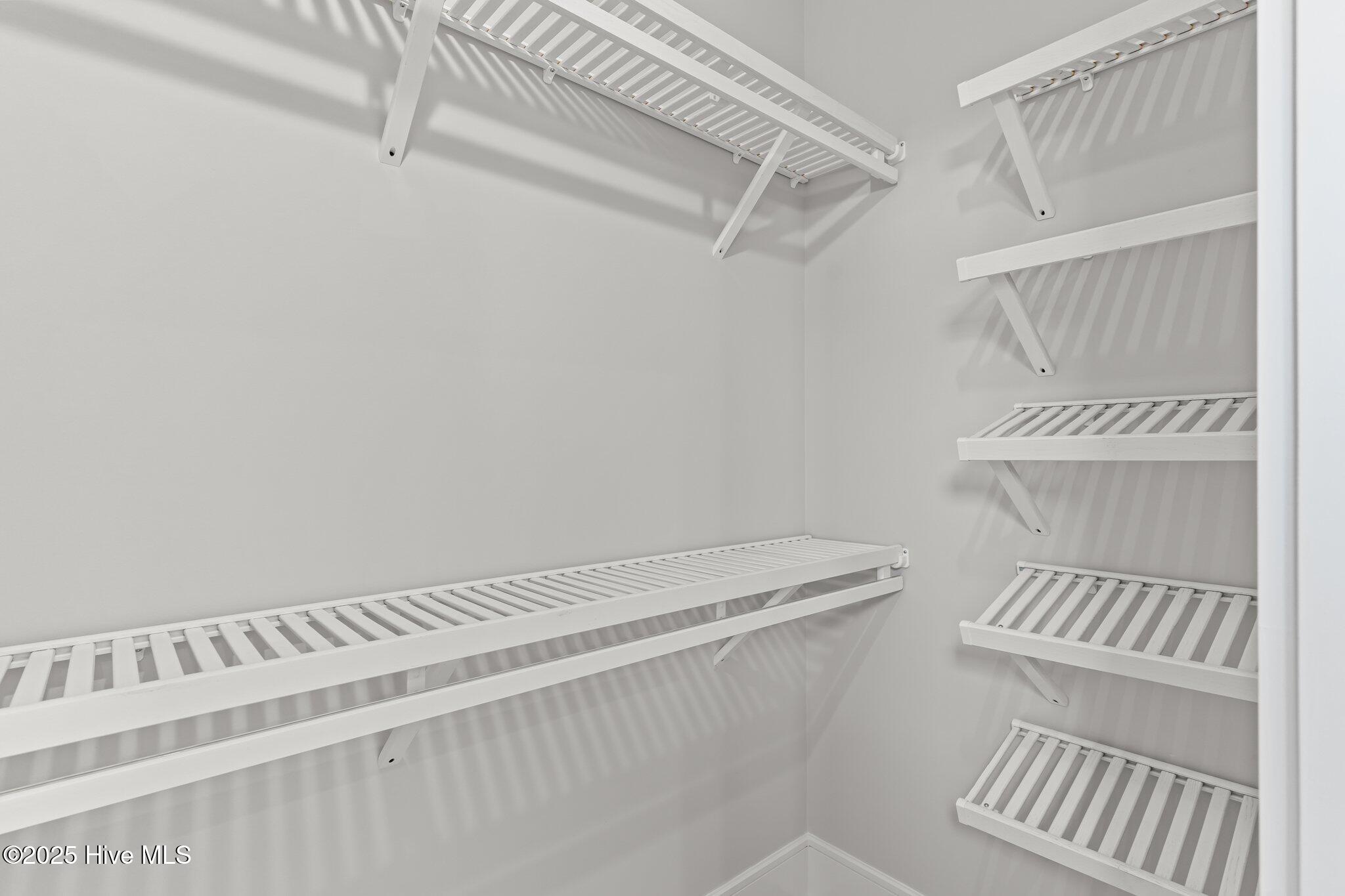 100489712 | Photo 22